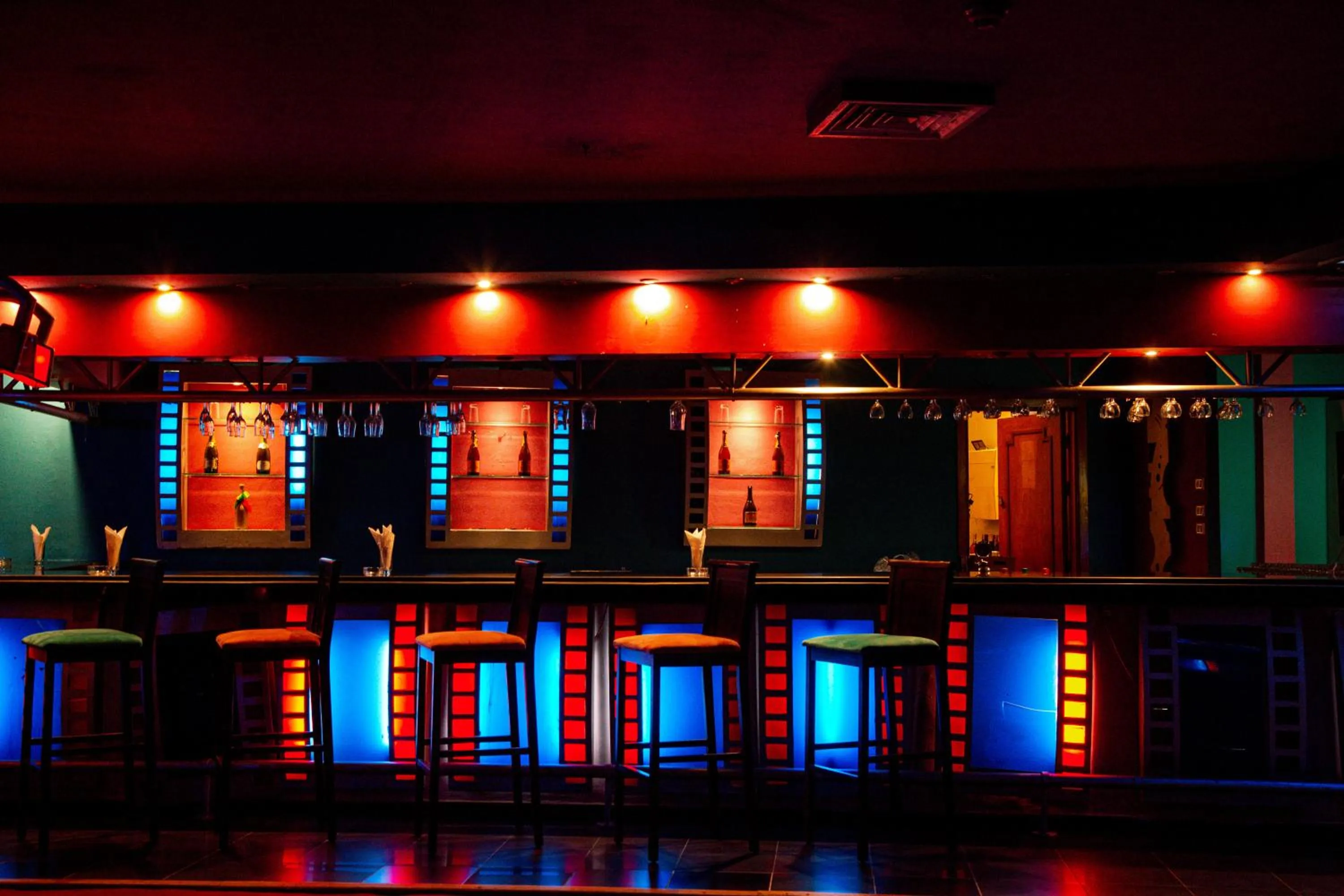 Lounge or bar in Aladdin Beach Resort