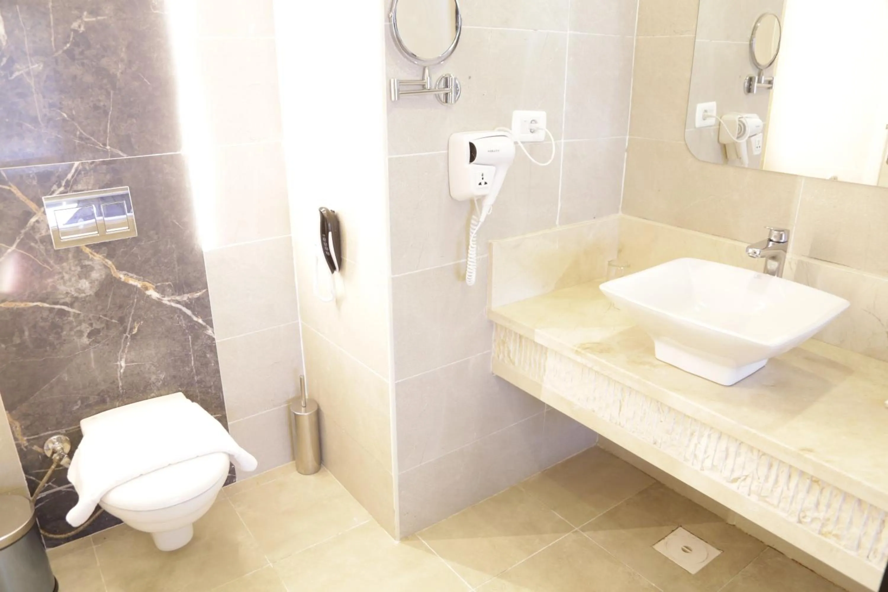 Bathroom in Aladdin Beach Resort