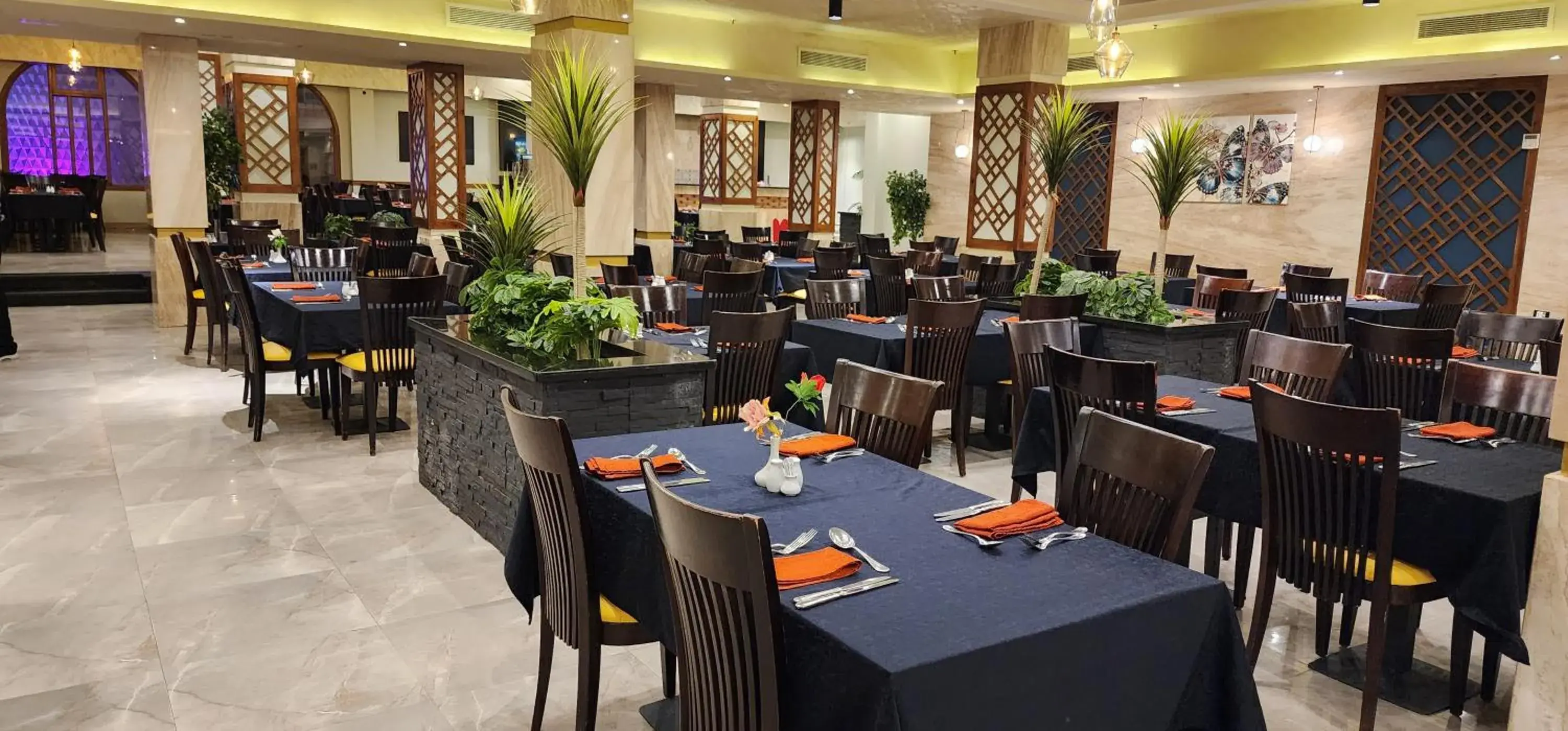 Restaurant/Places to Eat in ALADDIN BEACH RESORT