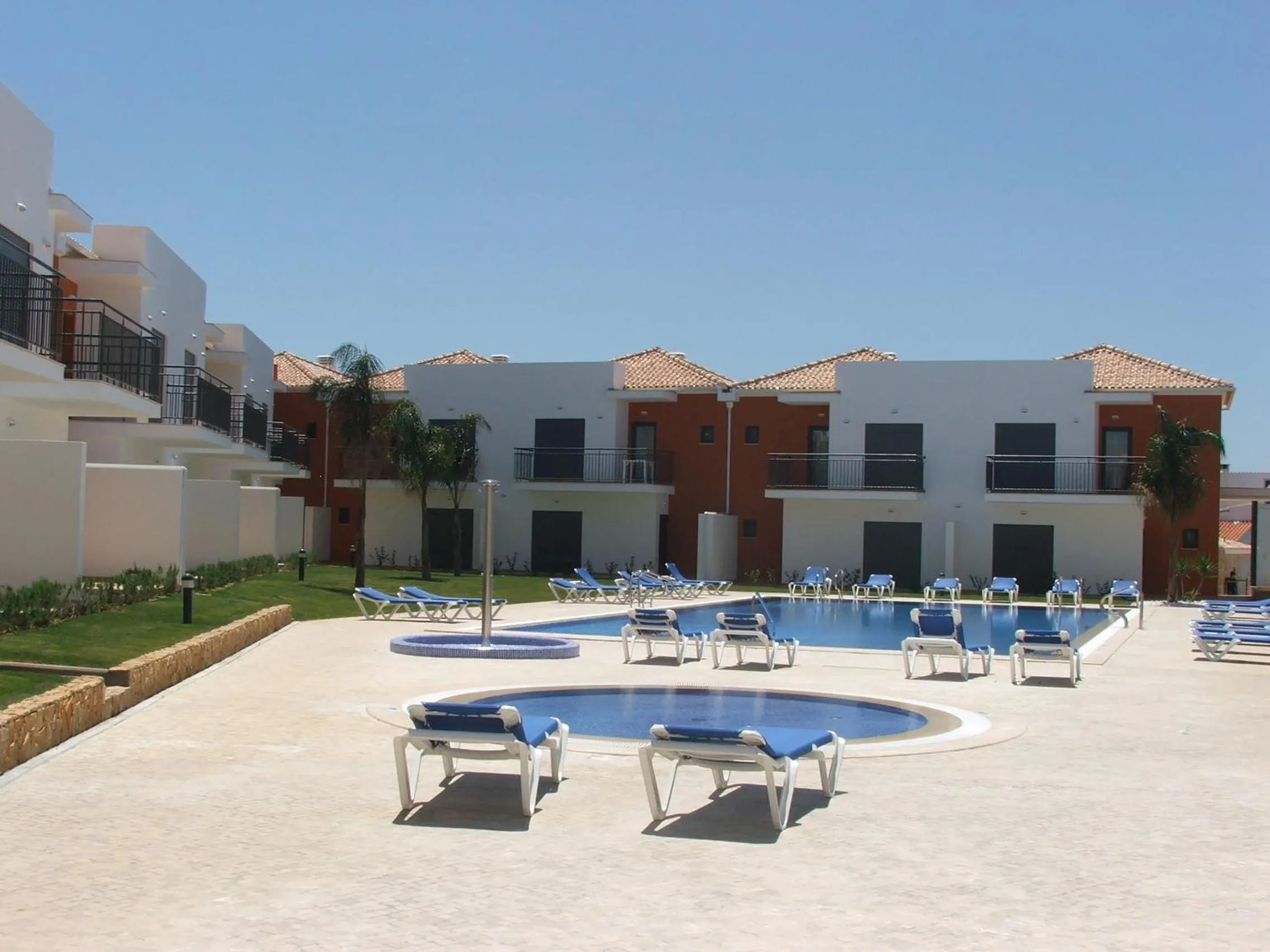Swimming pool in Jardins de Pêra