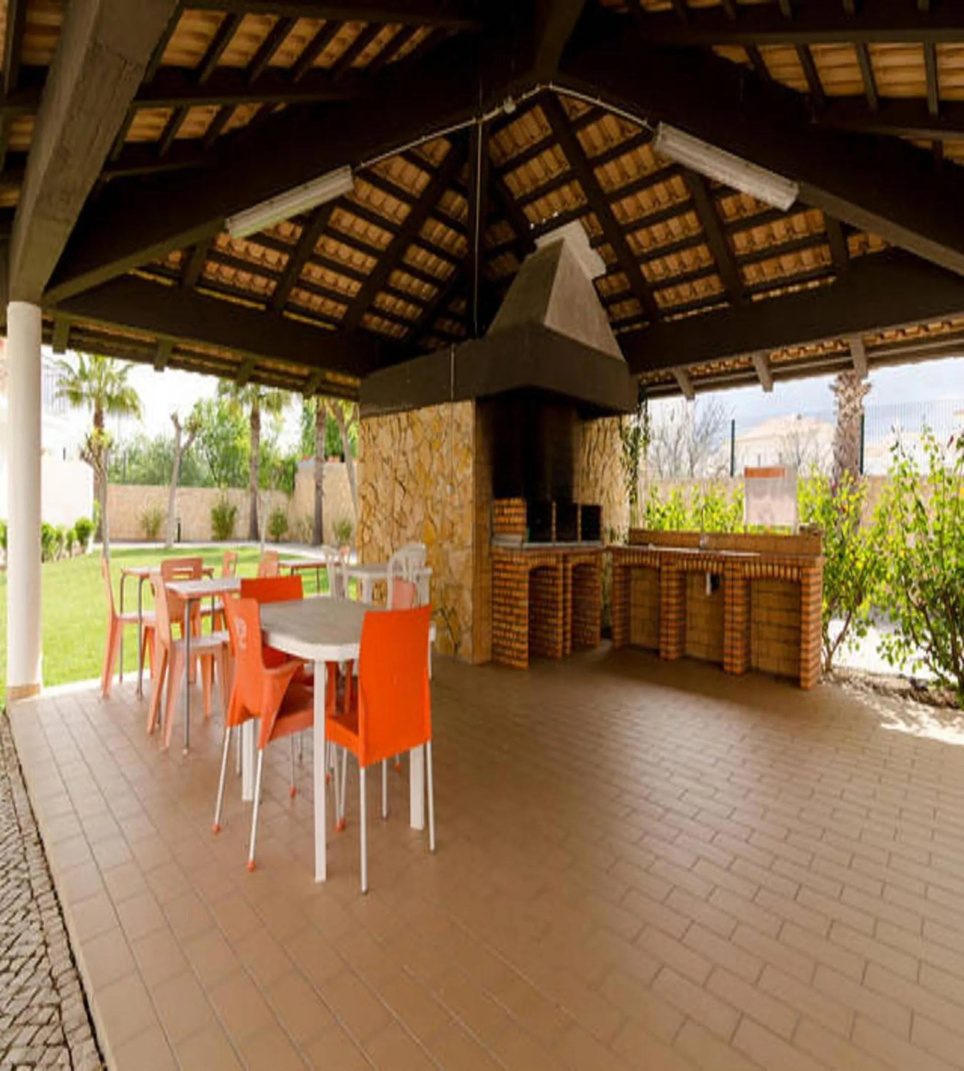 BBQ facilities in Jardins de Pêra