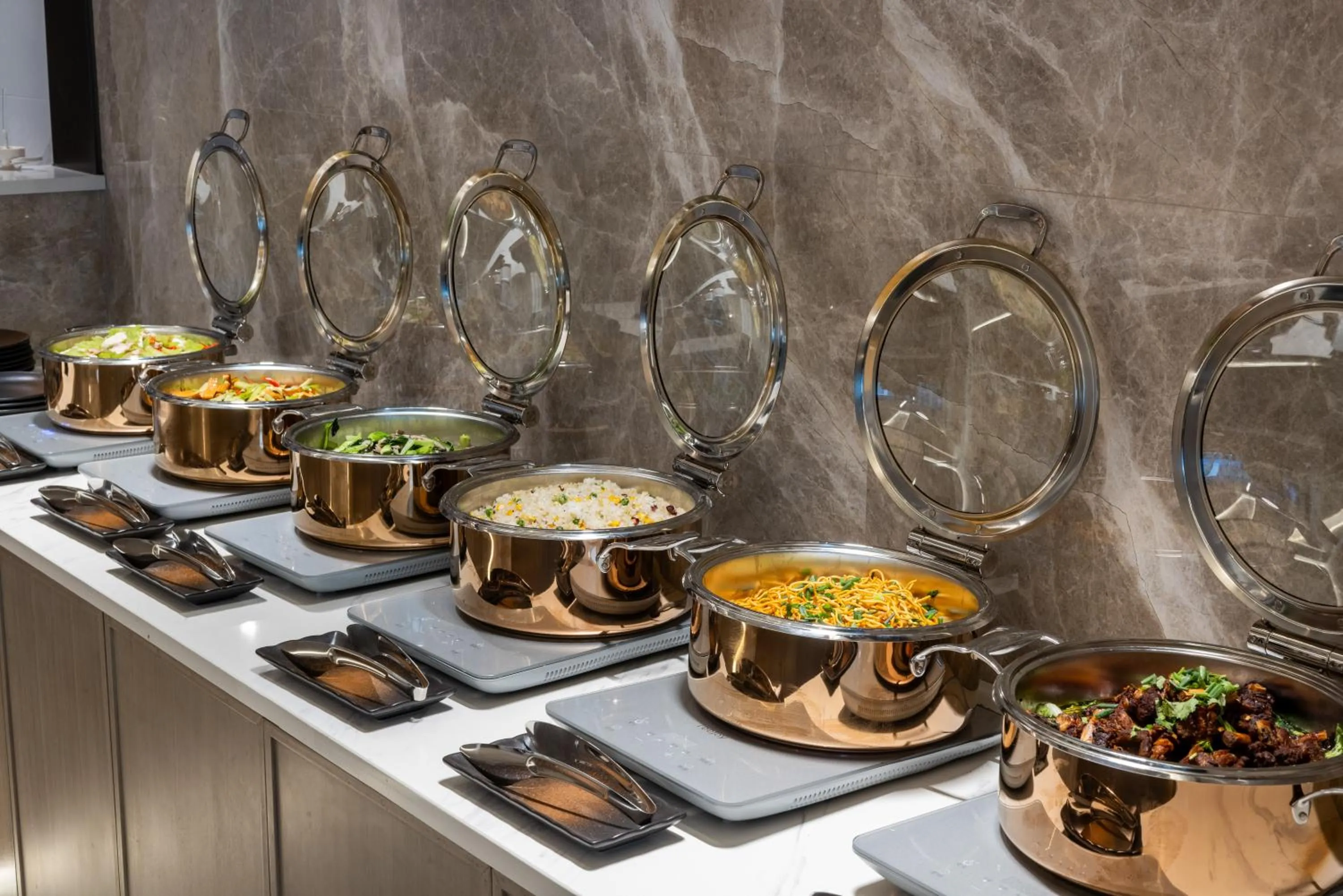 Restaurant/places to eat in Atour Hotel Hangzhou Hubin Pinghai Road