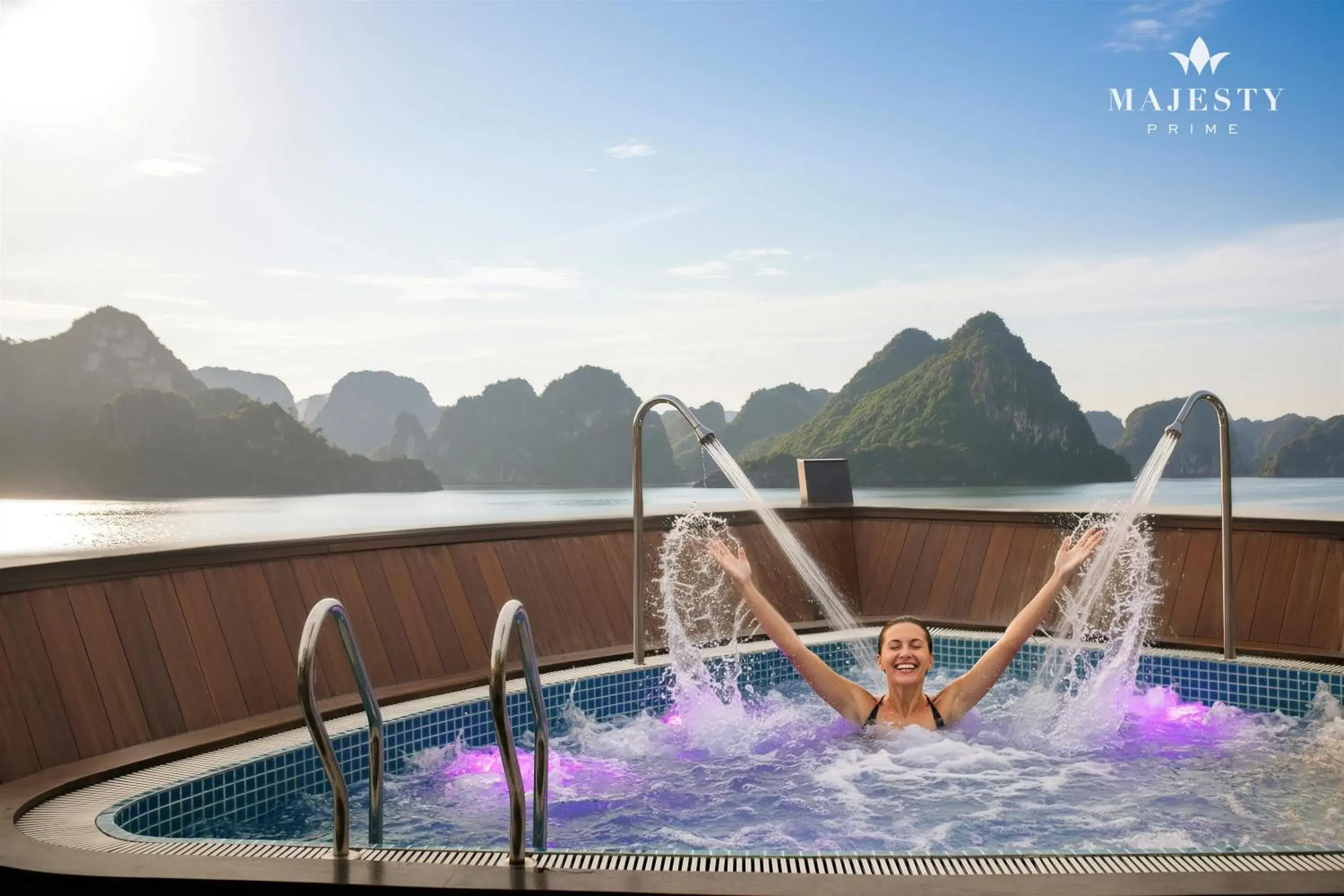 Swimming pool in Majesty Luxury Prime Cruise by Premier Group Swimming pool in Majesty Luxury Prime Cruise by Premier Group