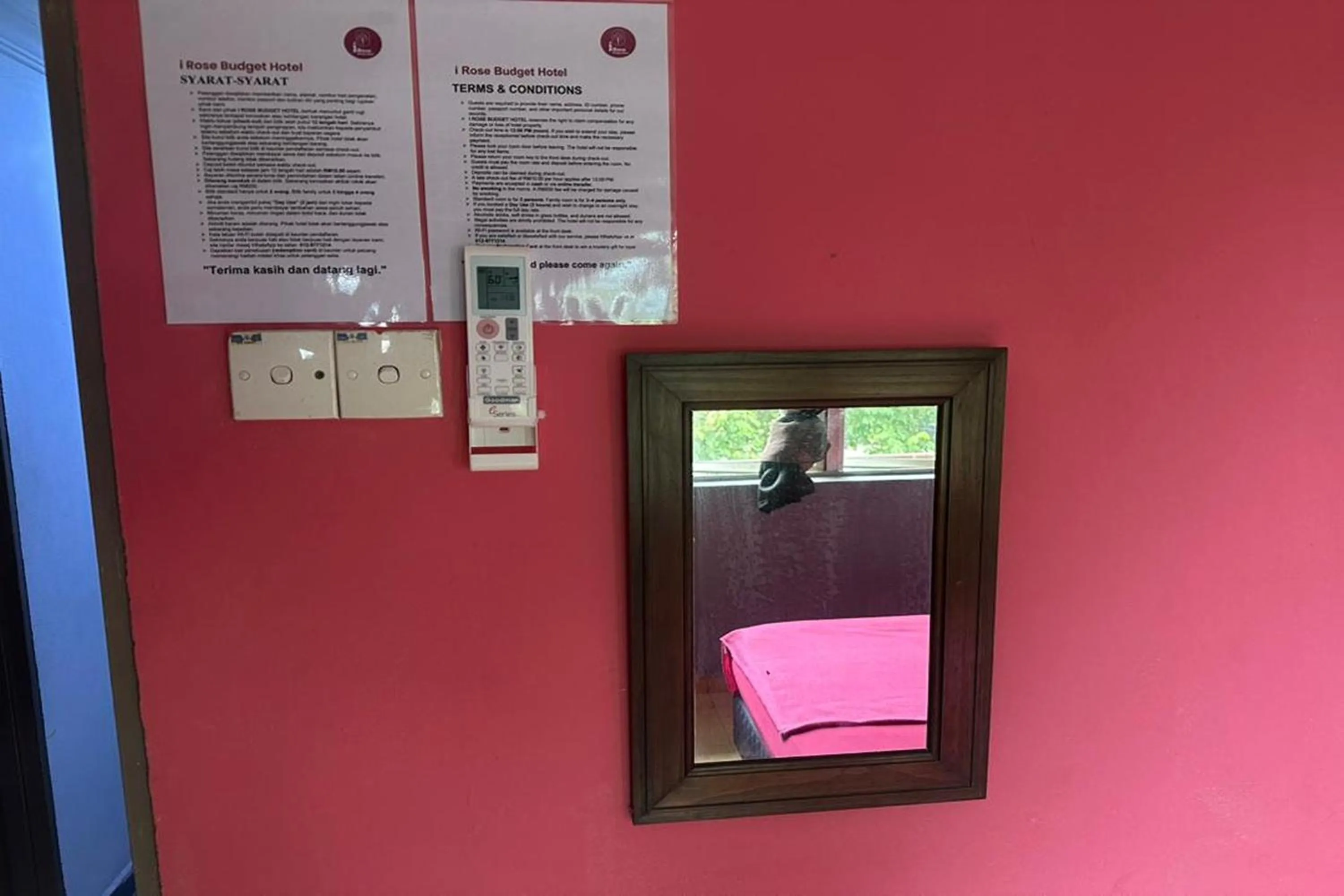 Decorative detail in I Rose Budget Hotel