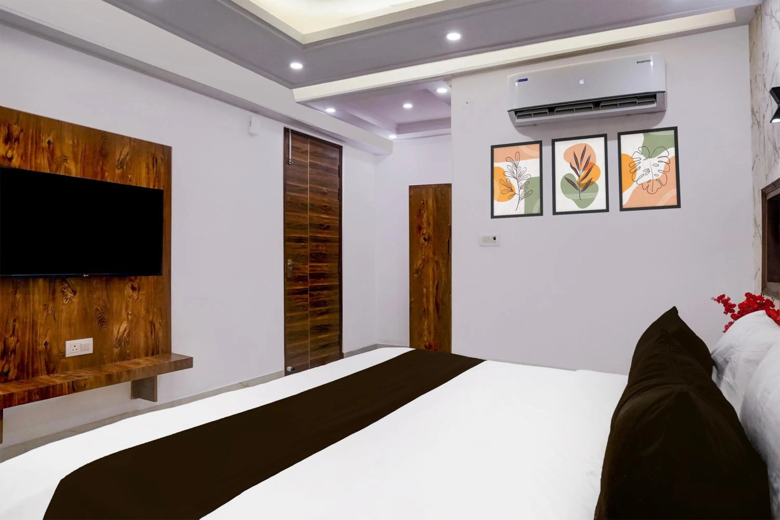 Bedroom, Bed in Hotel Vaishali Grand