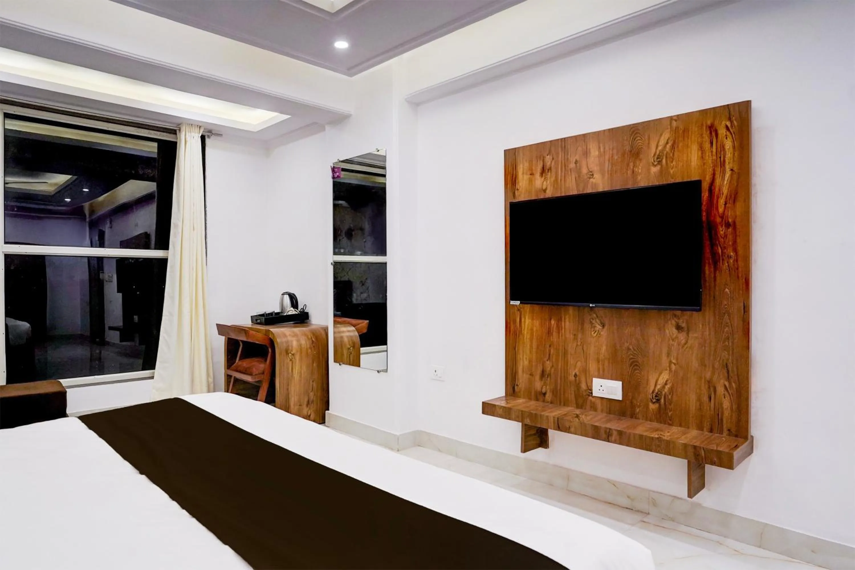 Bedroom in Hotel Vaishali Grand