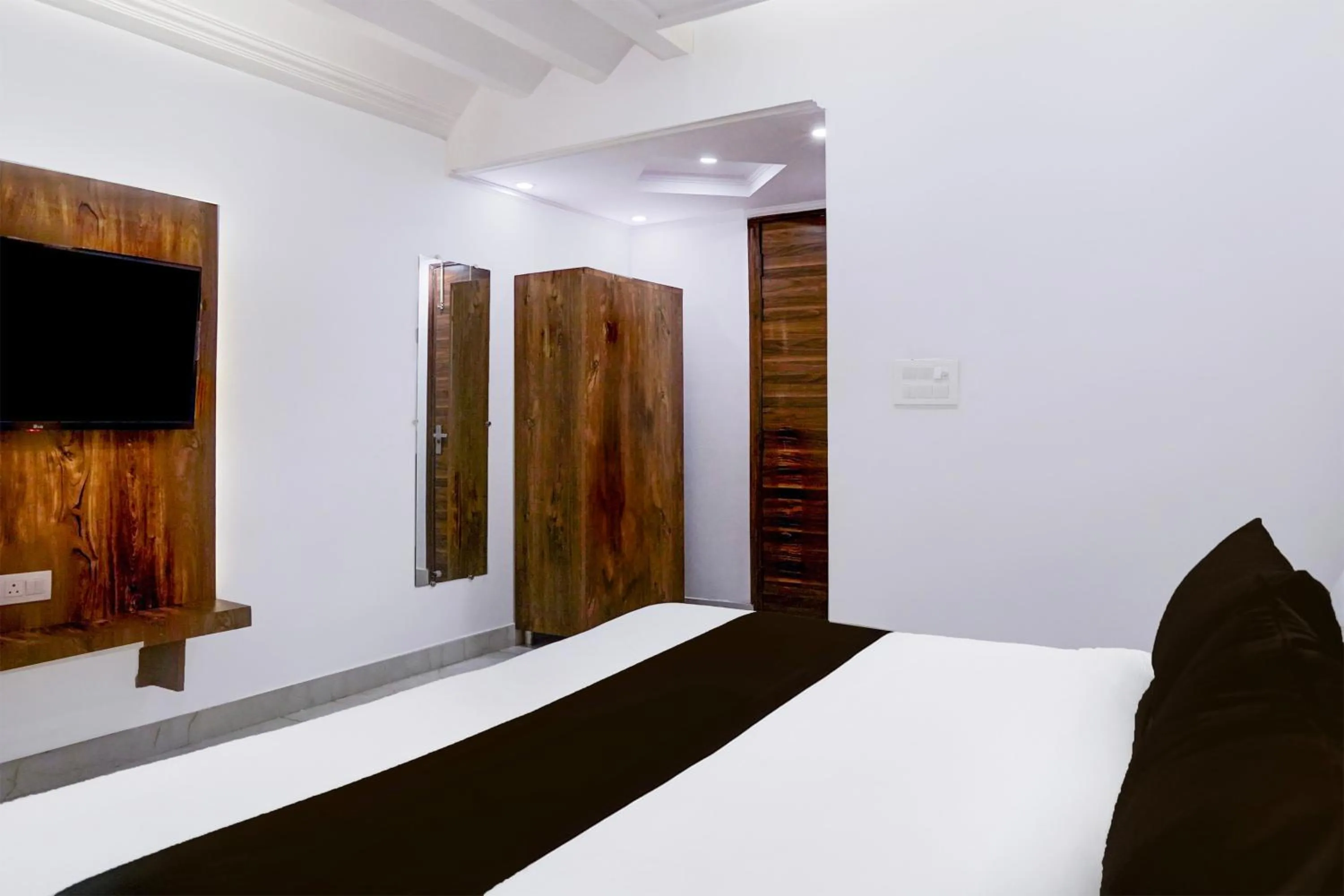 Bedroom, Bed in Hotel Vaishali Grand