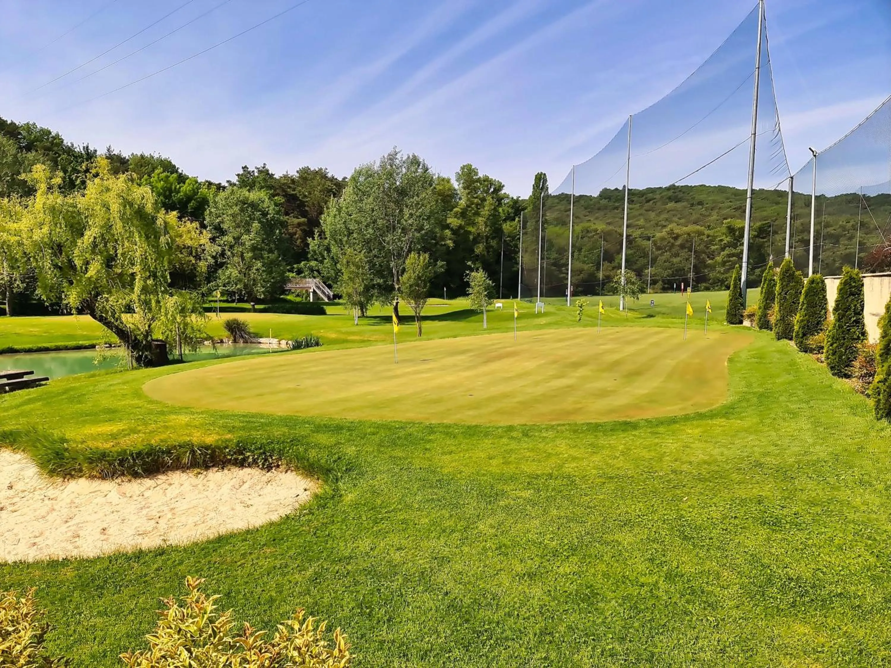 Golfcourse in Domaine Ribiera, Hotel 5 Etoiles, SPA & Golf - Forcalquier