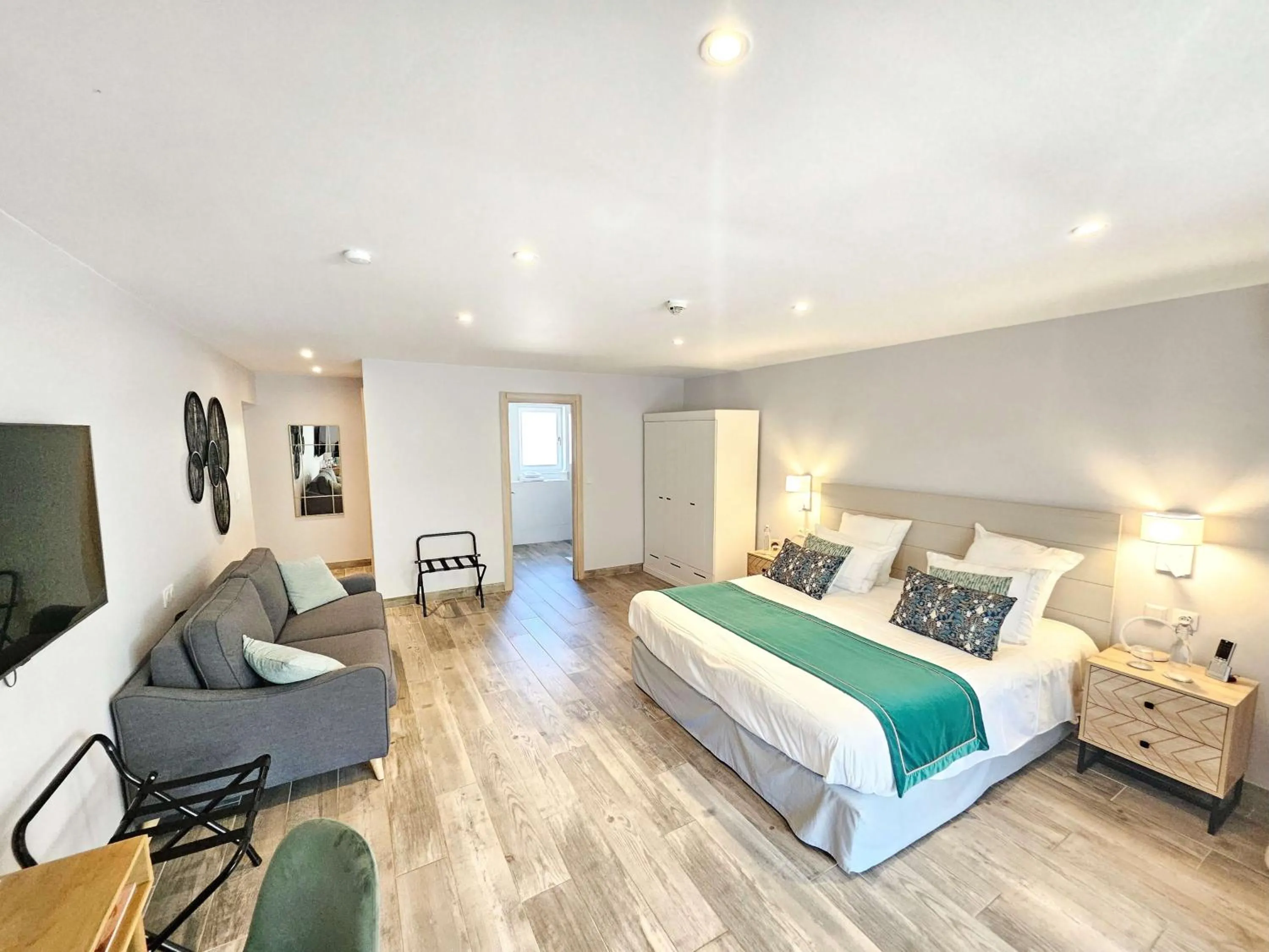 Bed in Domaine Ribiera, Hotel 5 Etoiles, SPA & Golf - Forcalquier