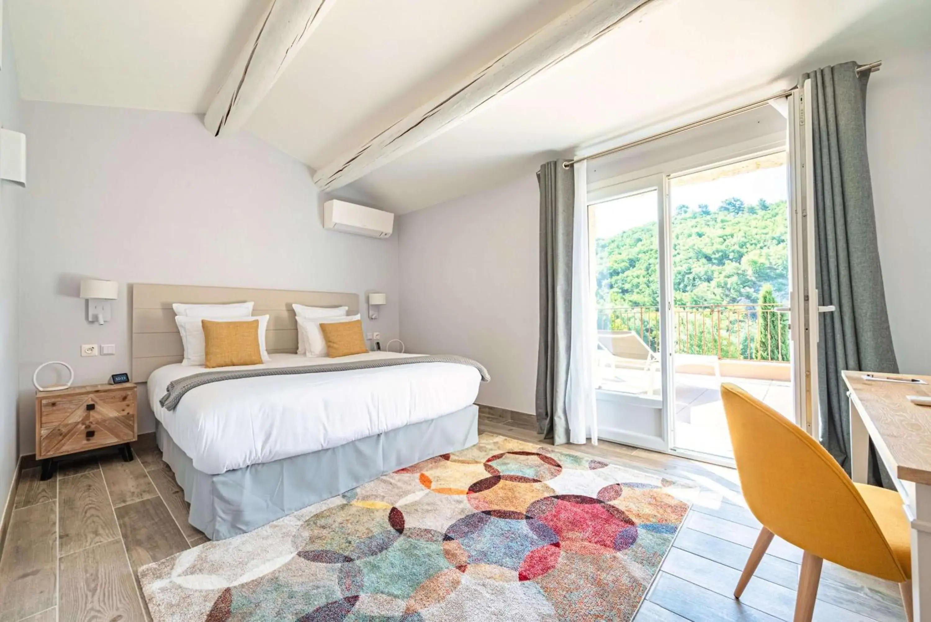 Suite with Garden View in Domaine Ribiera, Hotel 5 Etoiles, SPA & Golf - Forcalquier Suite with Garden View in Domaine Ribiera, Hotel 5 Etoiles, SPA & Golf - Forcalquier