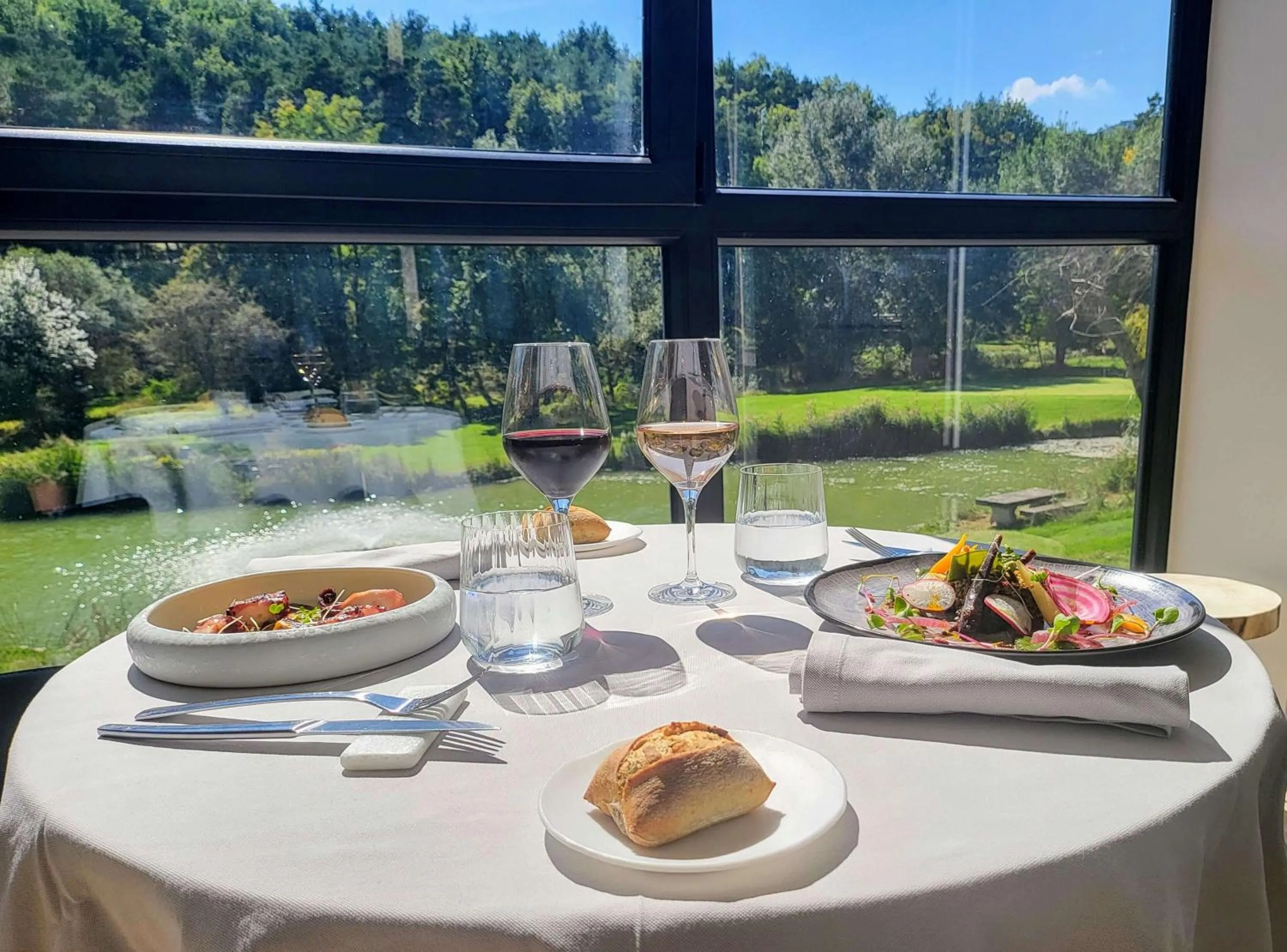 Restaurant/places to eat in Domaine Ribiera, Hotel 5 Etoiles, SPA & Golf - Forcalquier