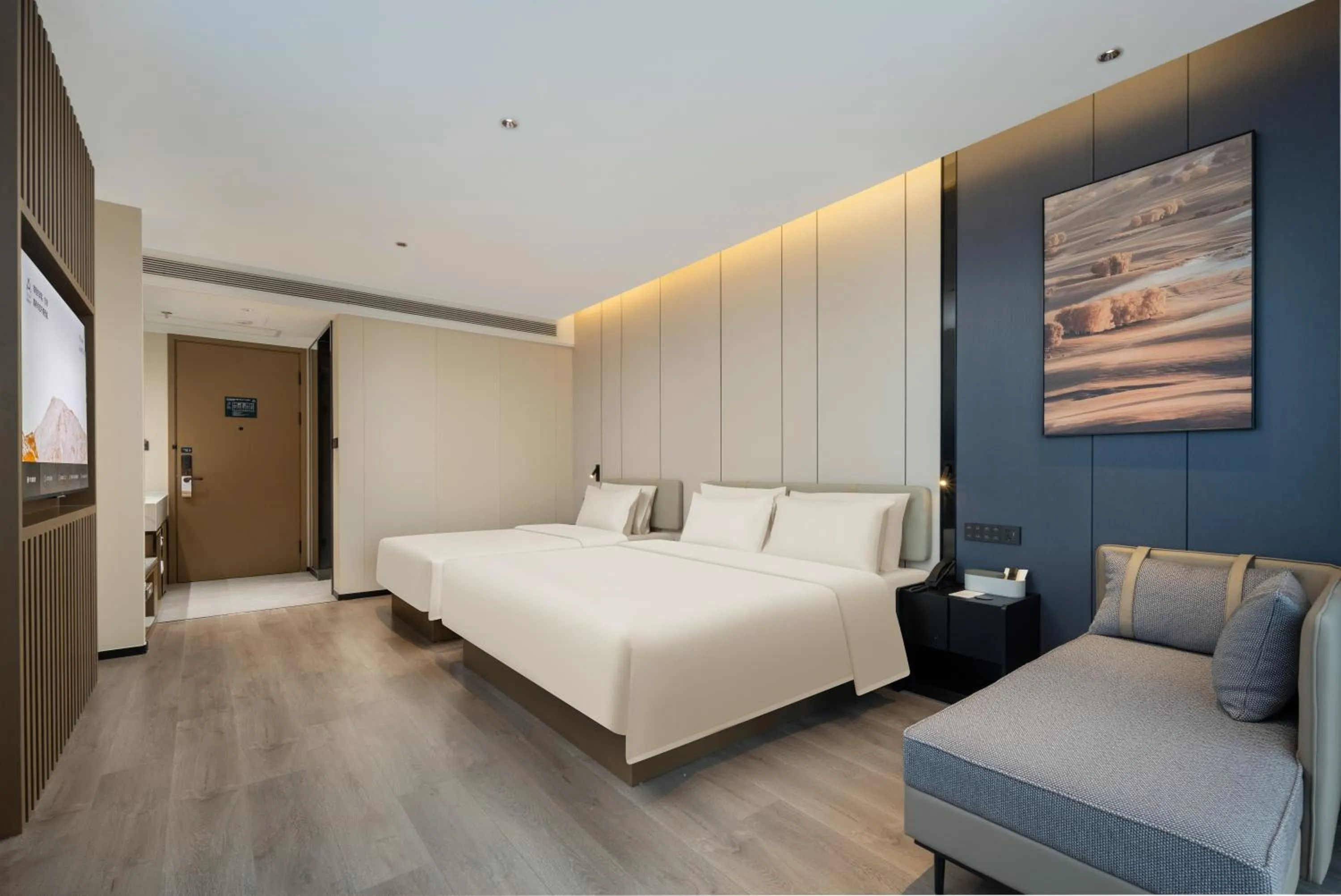 Photo of the whole room, Bed in Atour Hotel Hangzhou Canal Huzhou Street