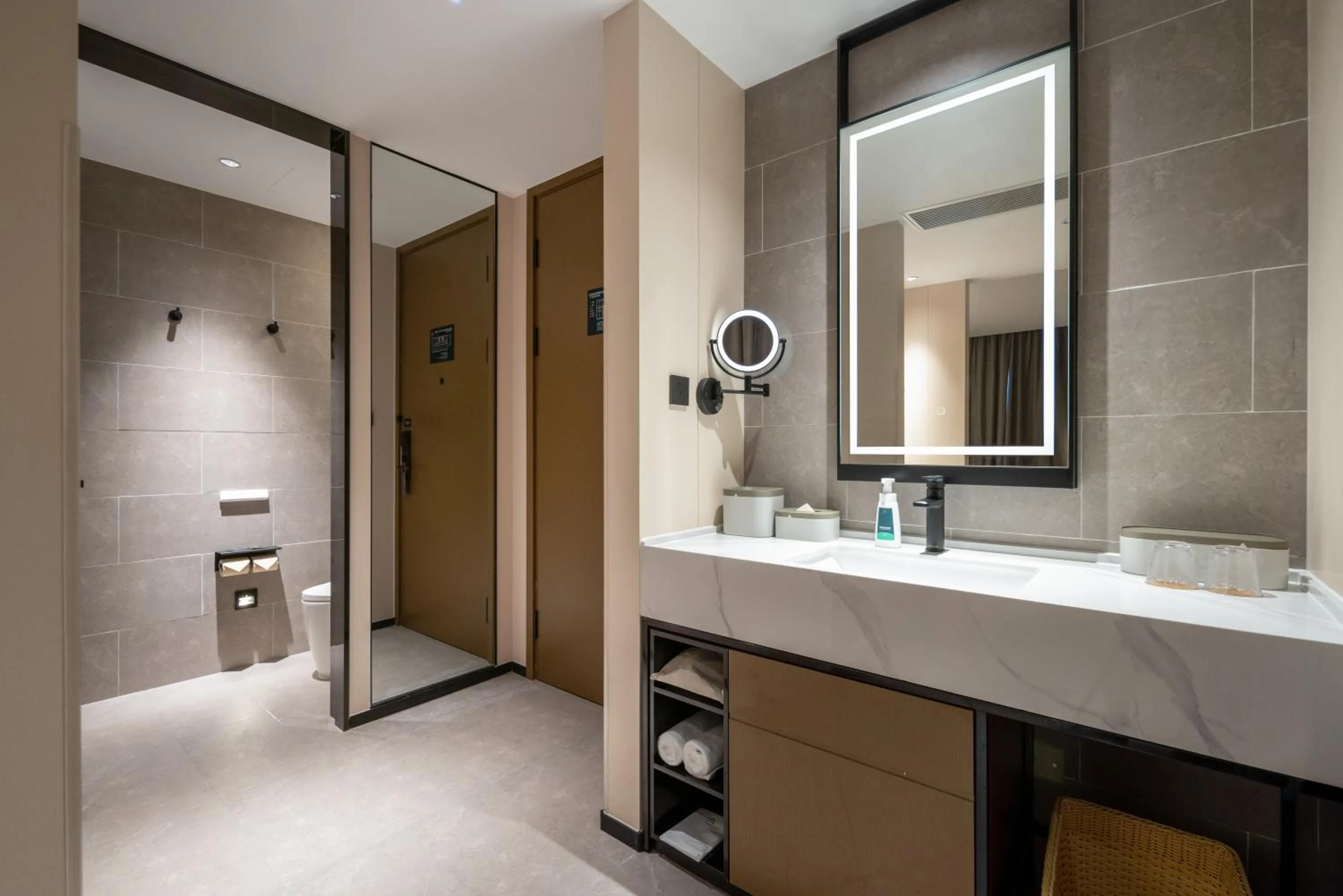 Shower in Atour Hotel Hangzhou Canal Huzhou Street