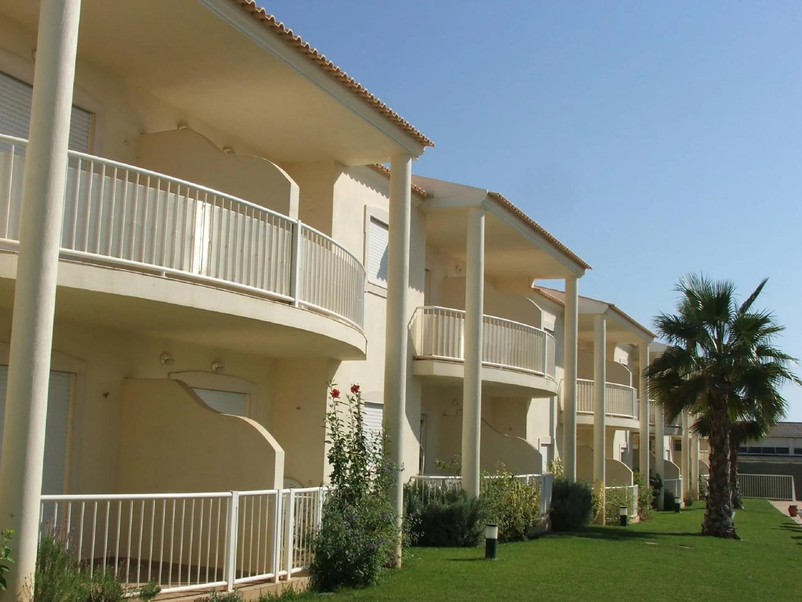 Property building in Jardins Vale de Parra