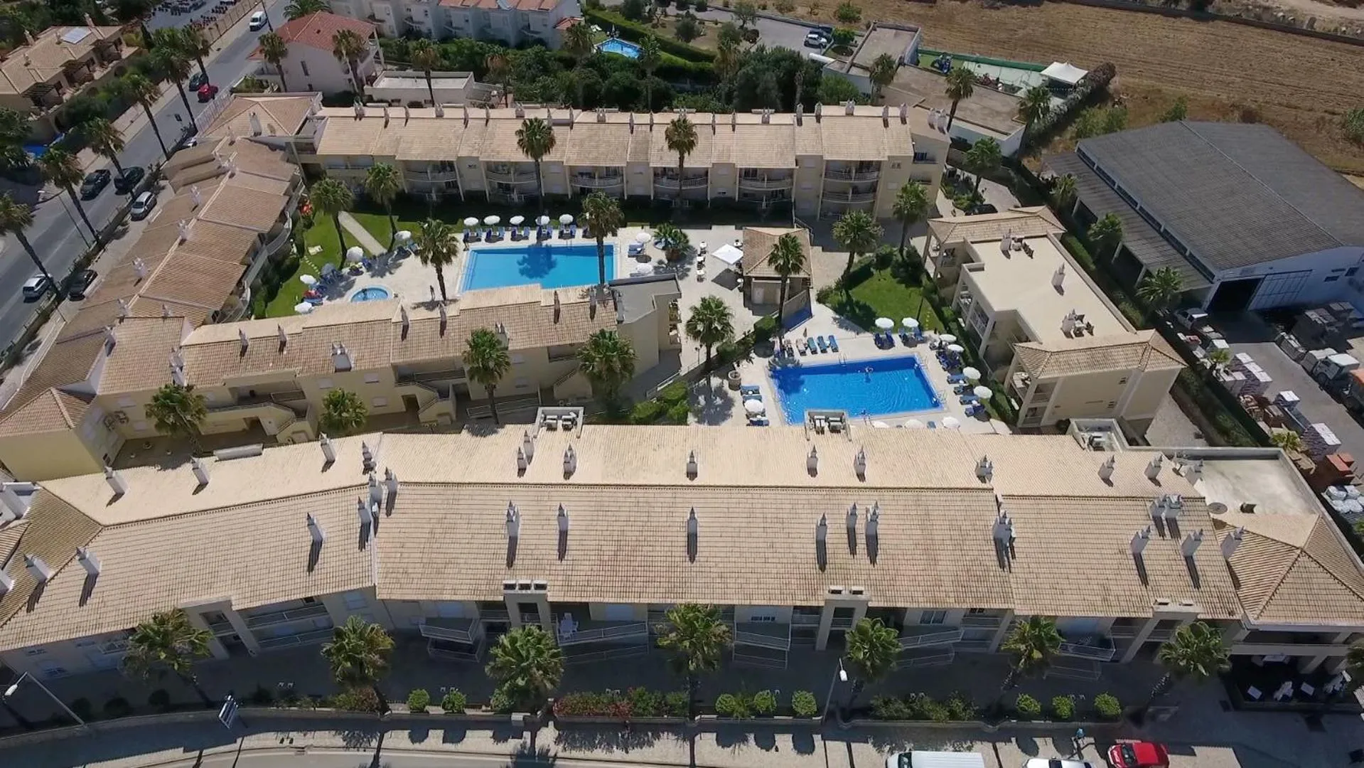 Property building in Jardins Vale de Parra