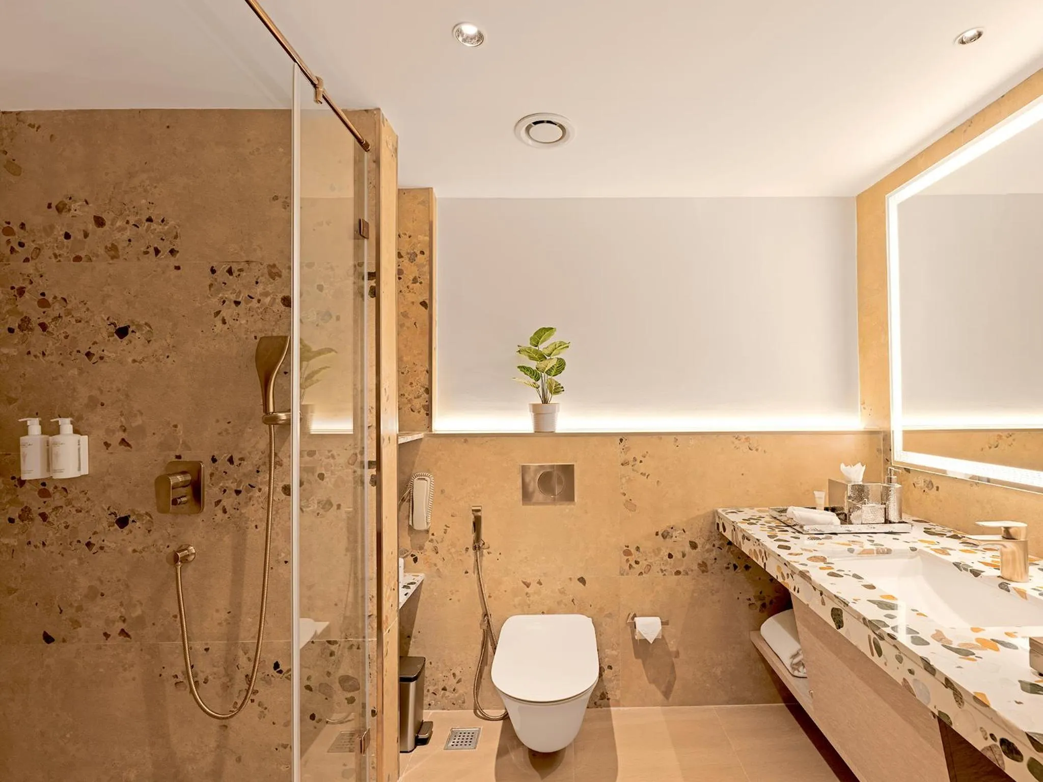 Shower in Gateway Goa, Palolem