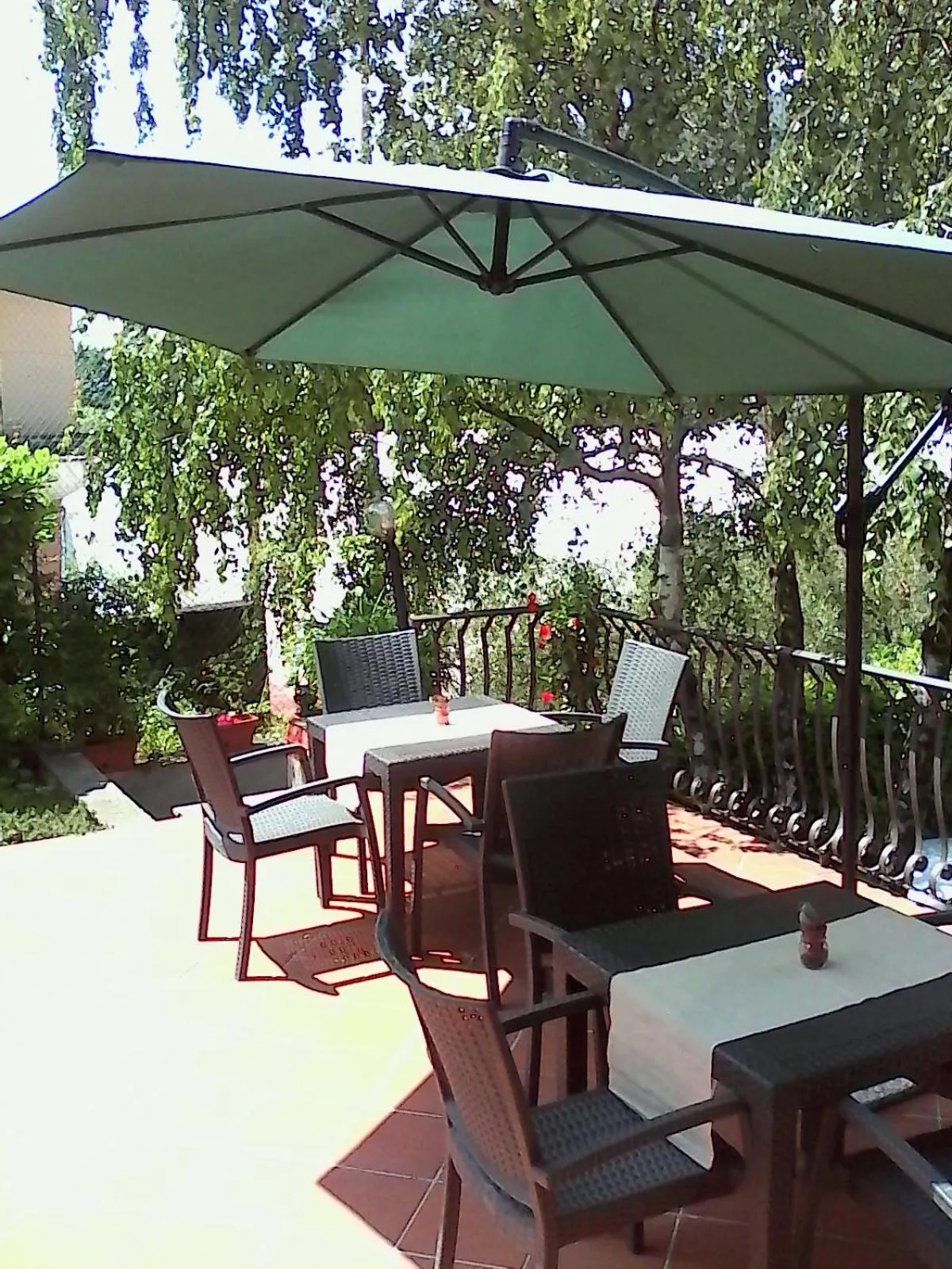 Balcony/Terrace in Villa Leilani B&B