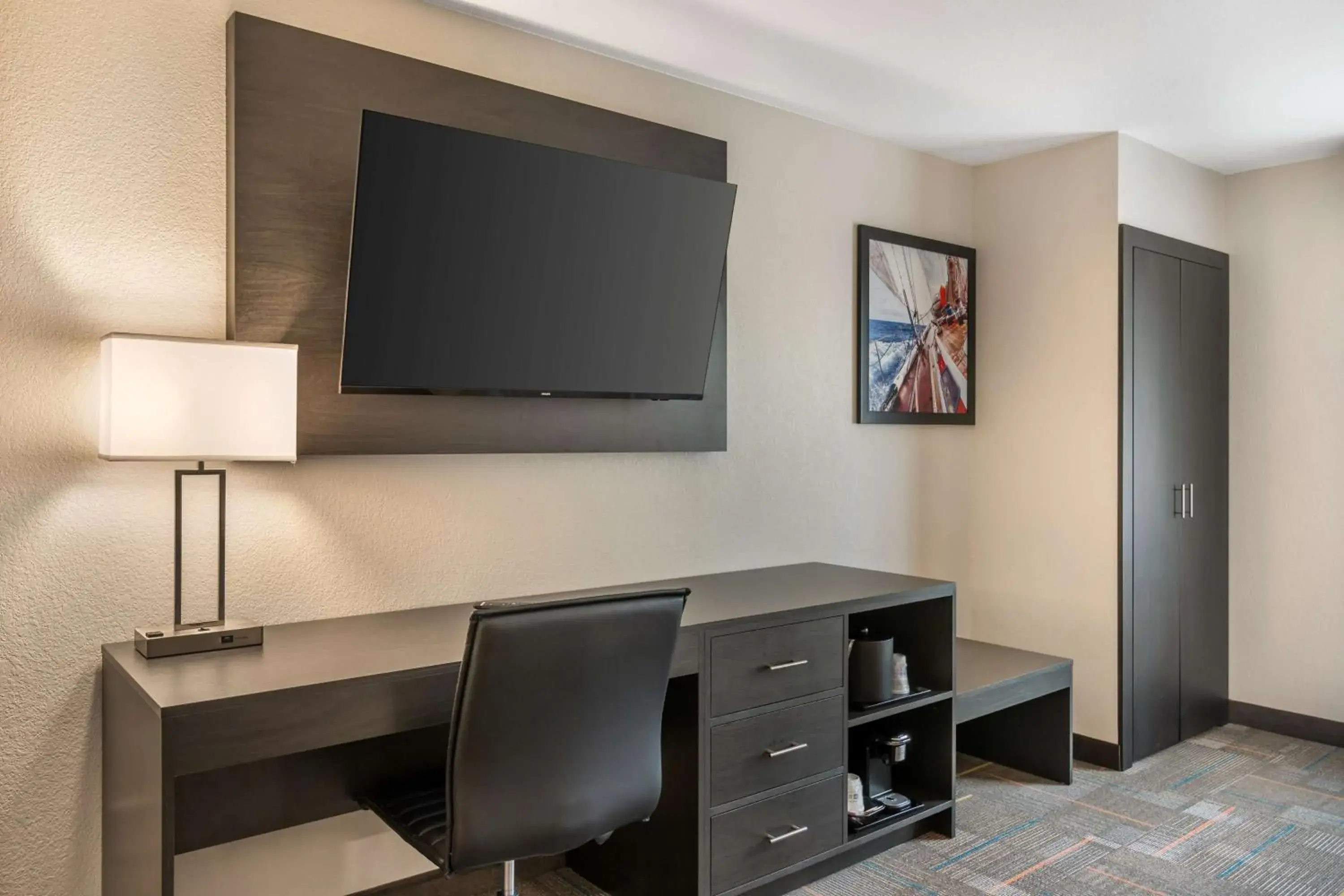 Photo of the whole room in Best Western Plus Bluffton/Hilton Head Hotel Photo of the whole room in Best Western Plus Bluffton/Hilton Head Hotel