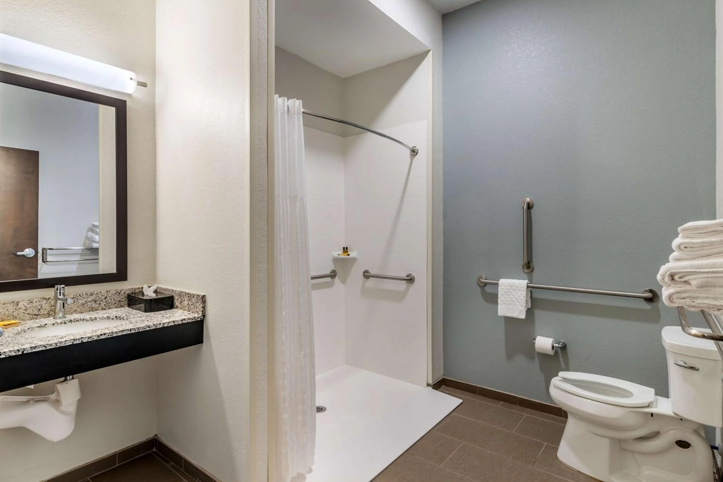 Bathroom in Best Western Plus Bluffton/Hilton Head Hotel