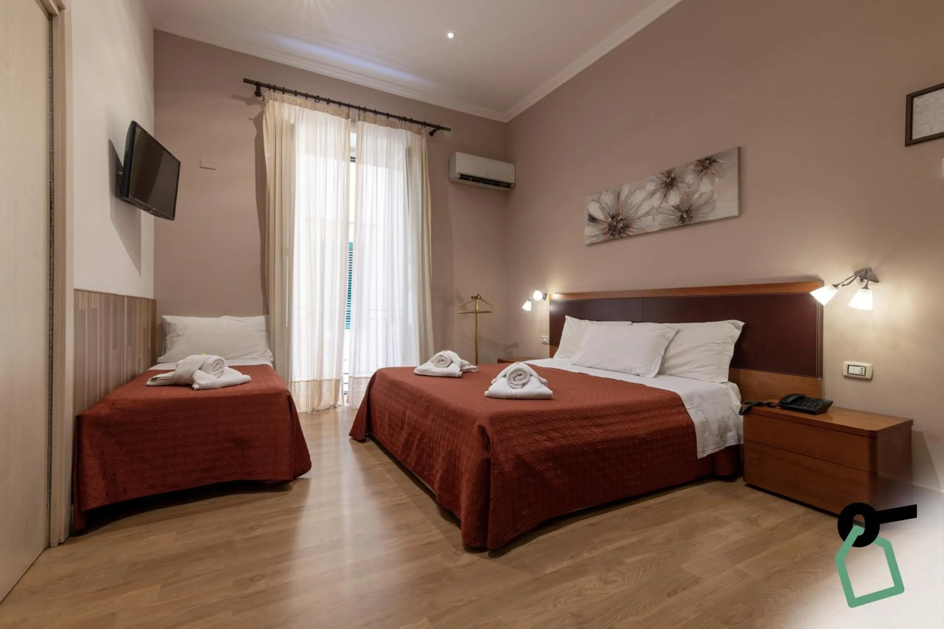 Triple Room in HOTIDAY Room Collection - Palermo Politeama
