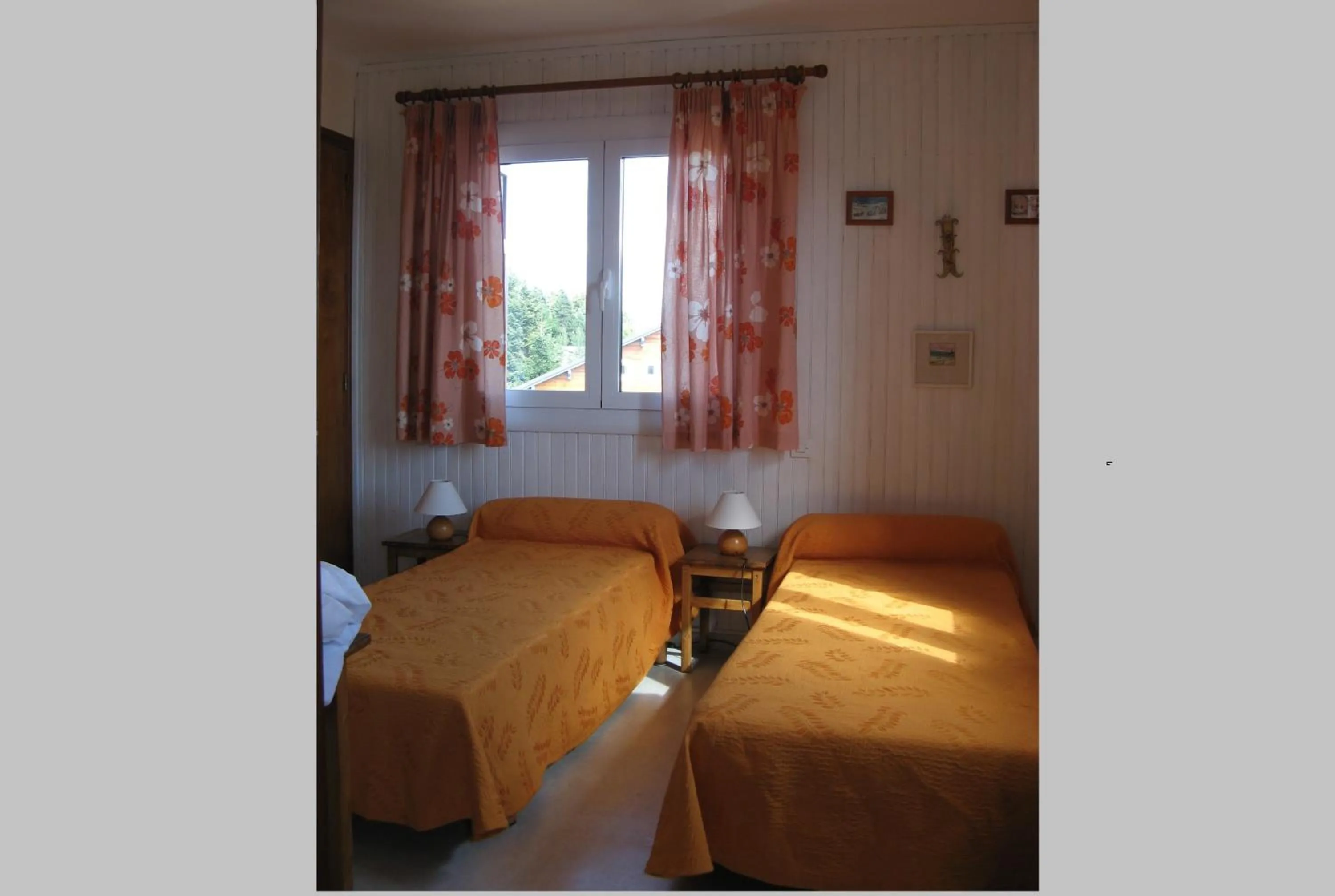 Bedroom, Bed in Chalet les lupins-T3