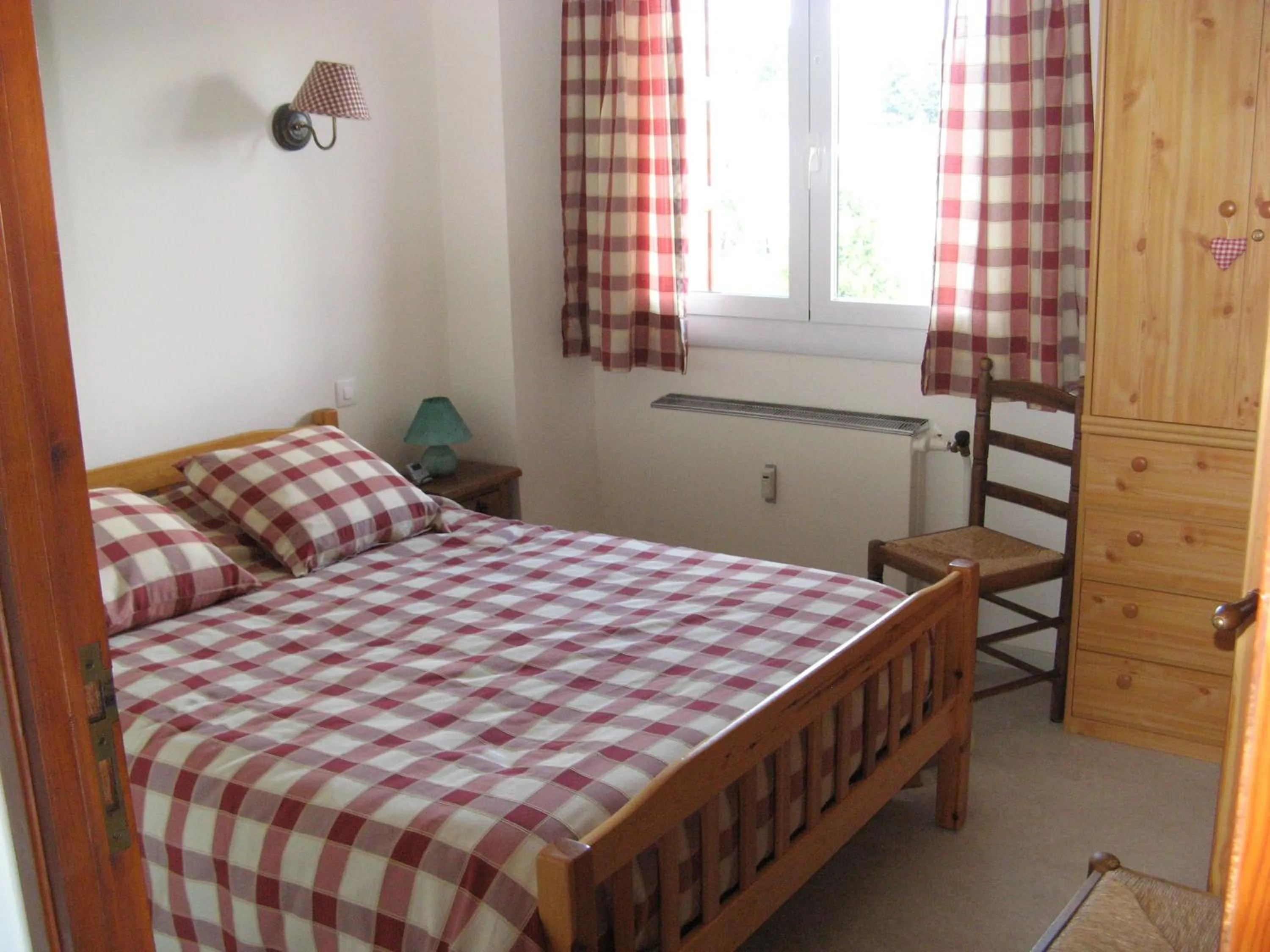 Bedroom, Bed in Chalet les lupins-T3
