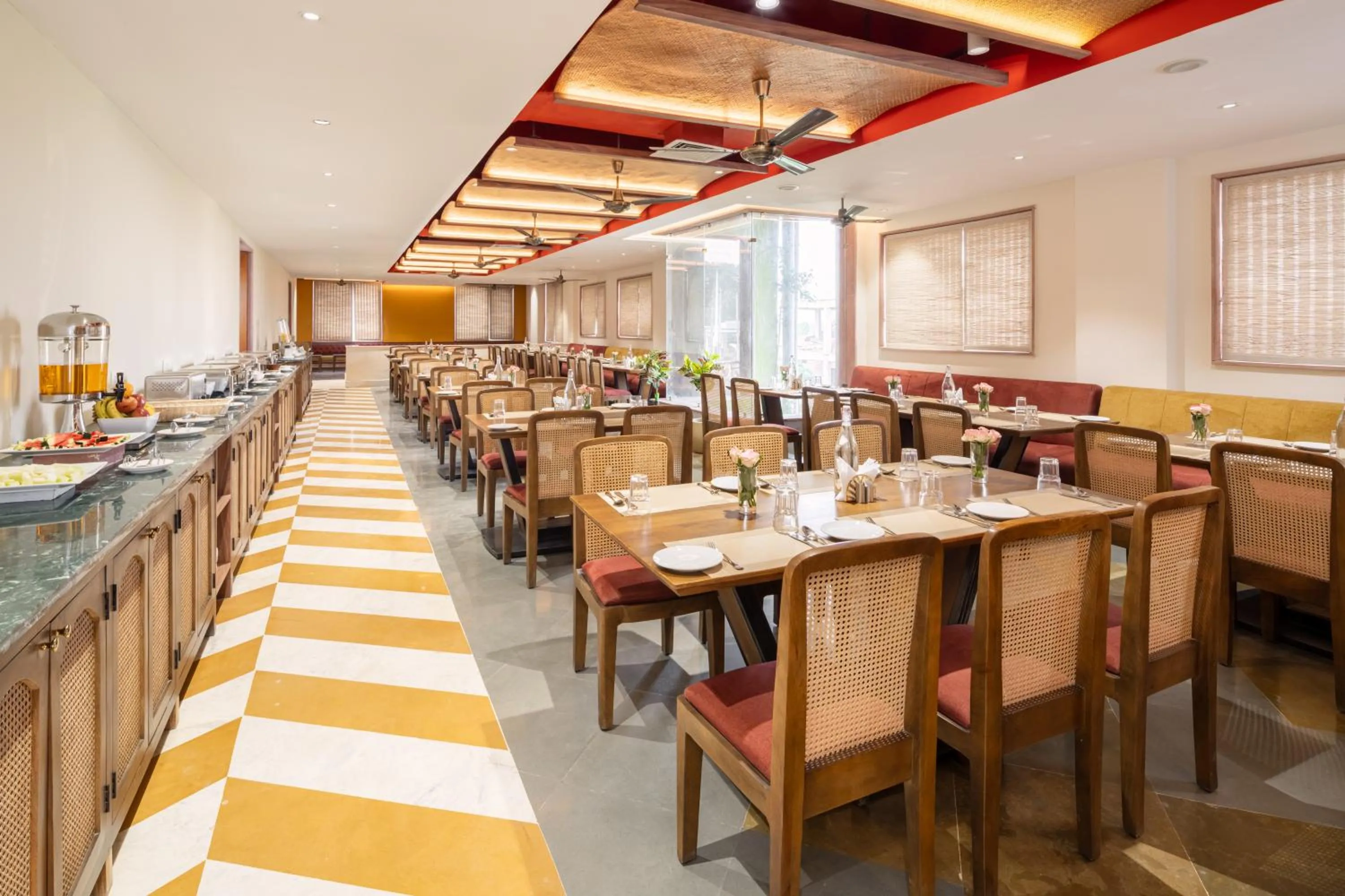 Restaurant/places to eat in Raasvan, Vrindavan- AM Hotel Kollection