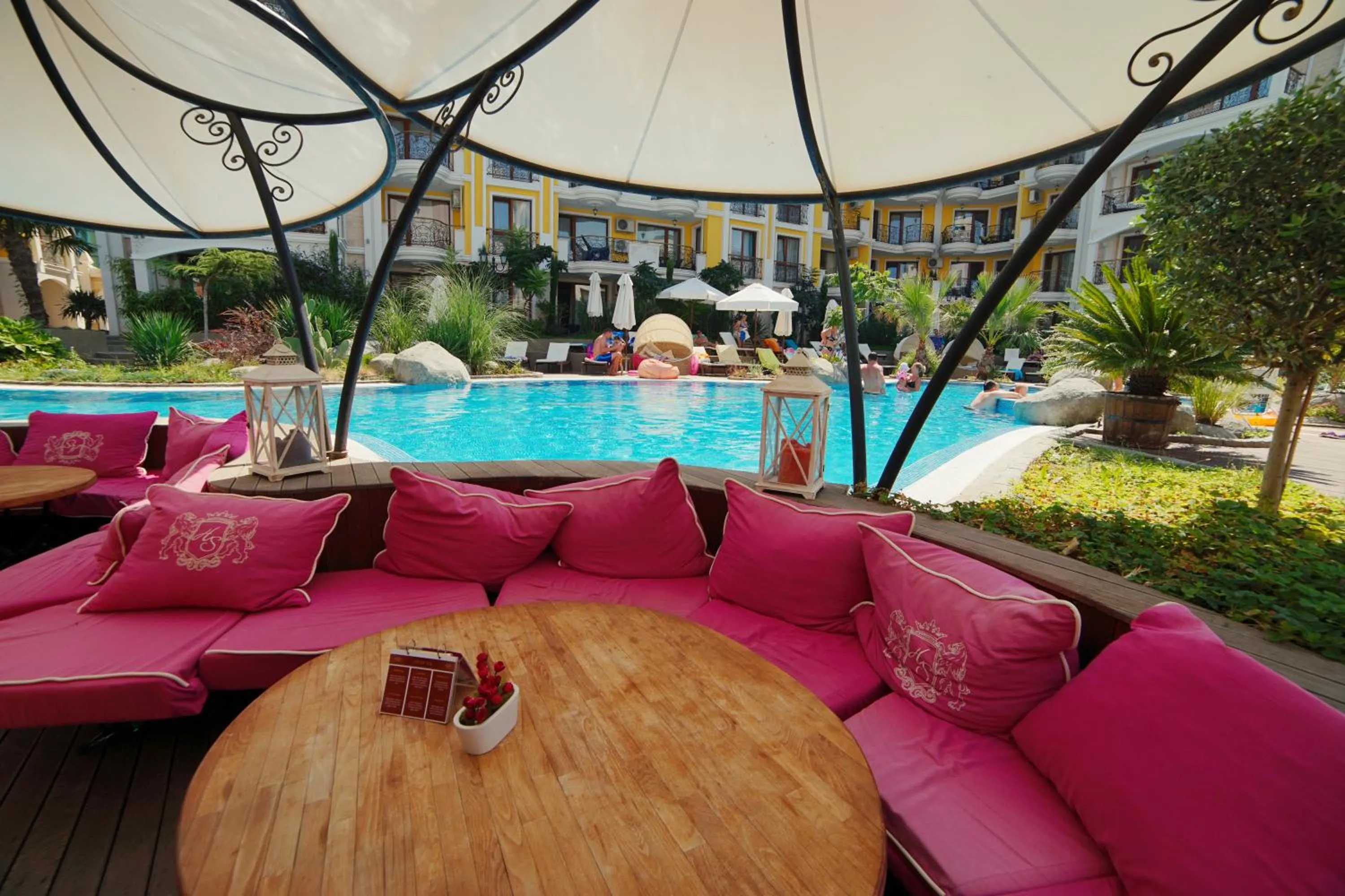 Restaurant/places to eat in Harmony Suites - Monte Carlo