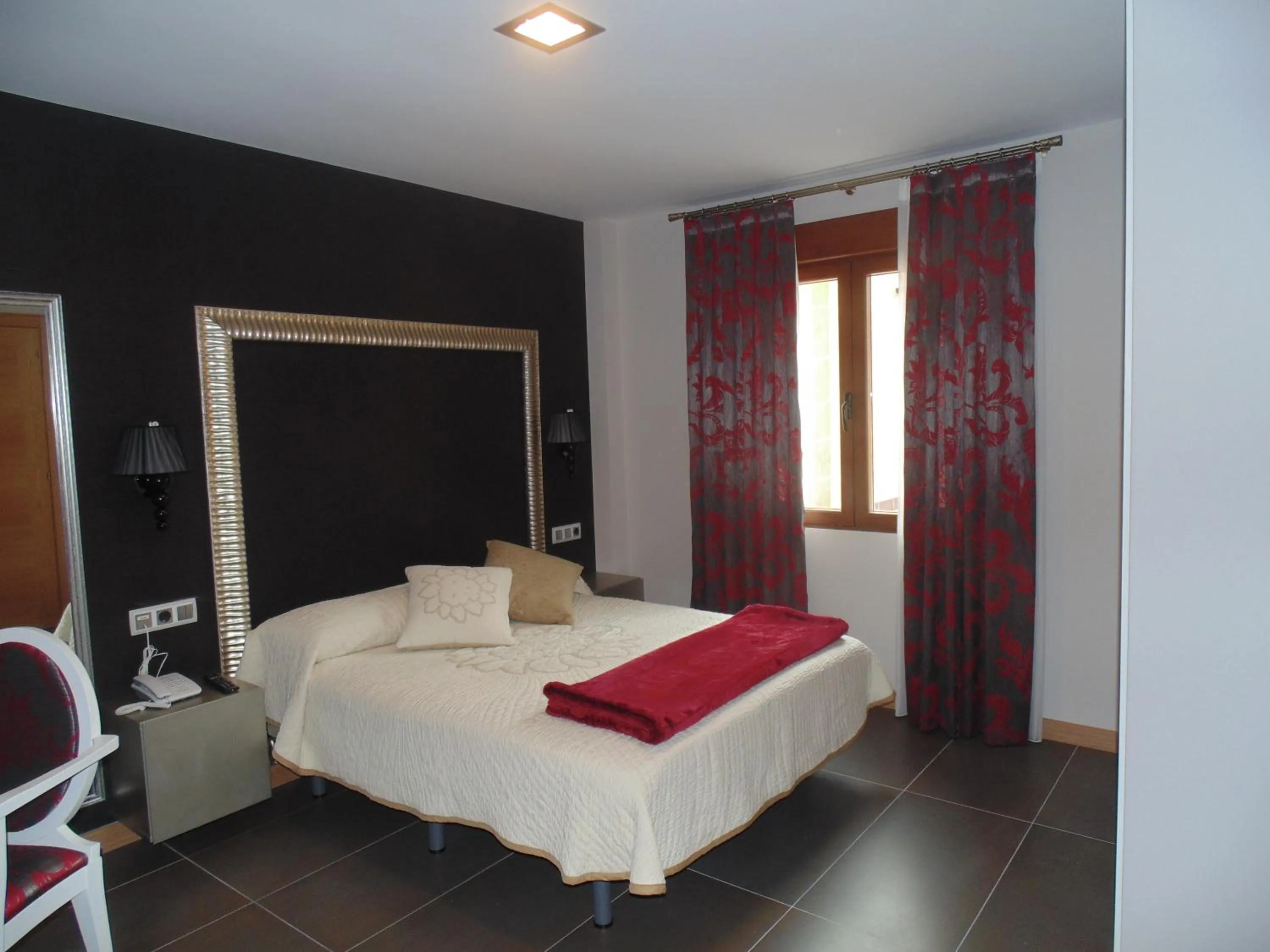 Bedroom, Bed in Hotel Ribera de Langa