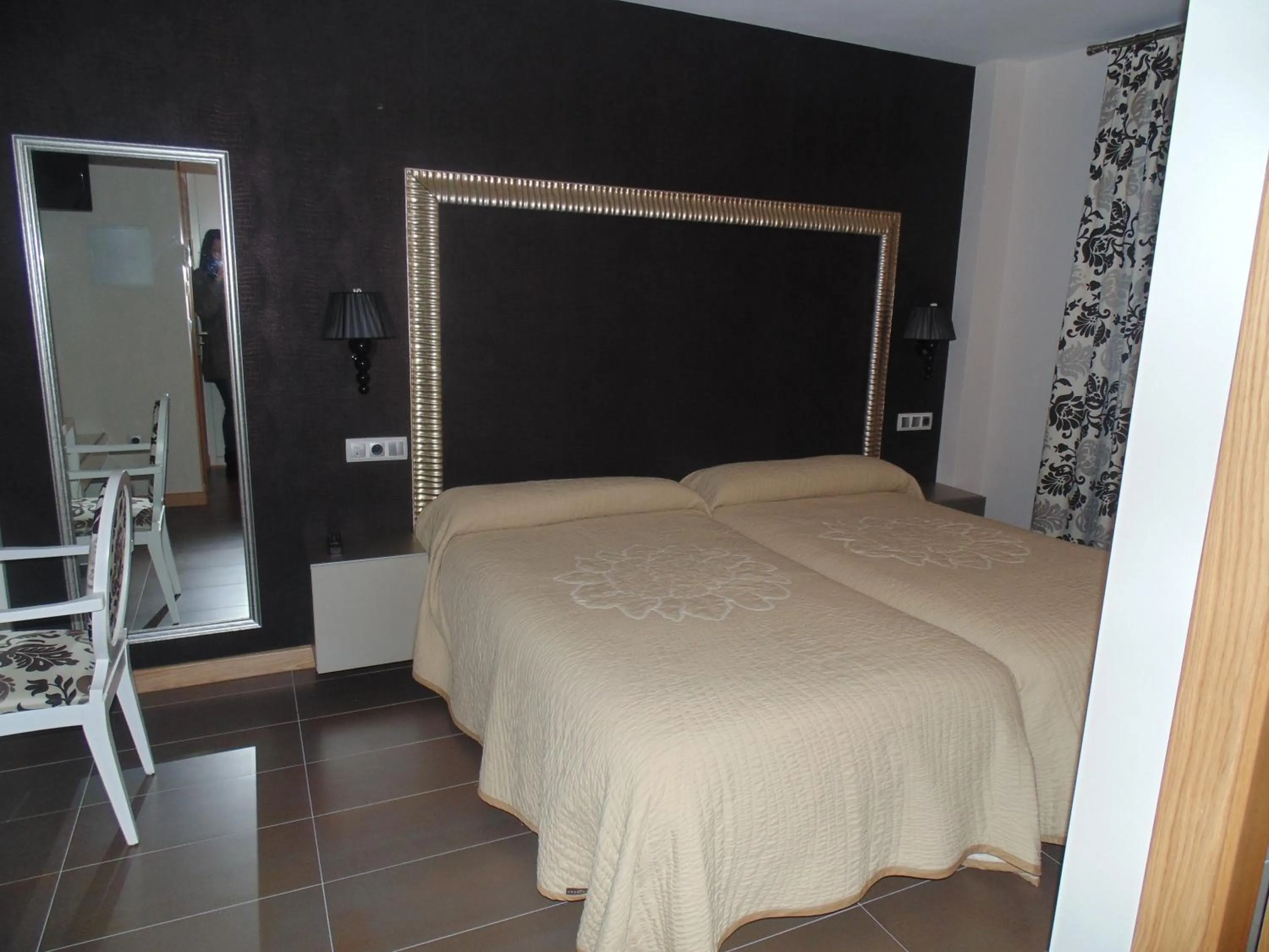 Bedroom, Bed in Hotel Ribera de Langa