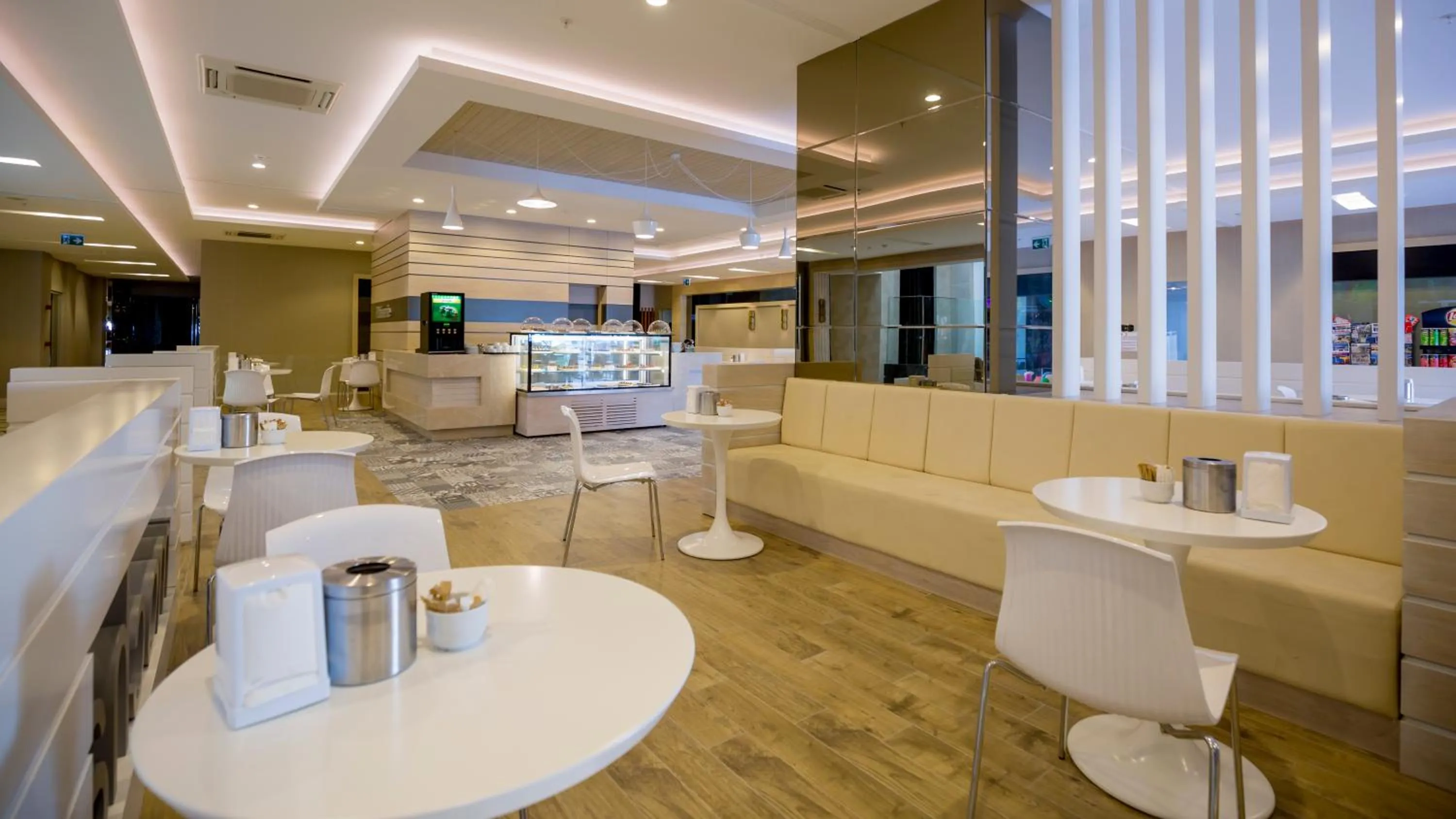 Food and drinks in Side Sunport Hotel - All Inclusive