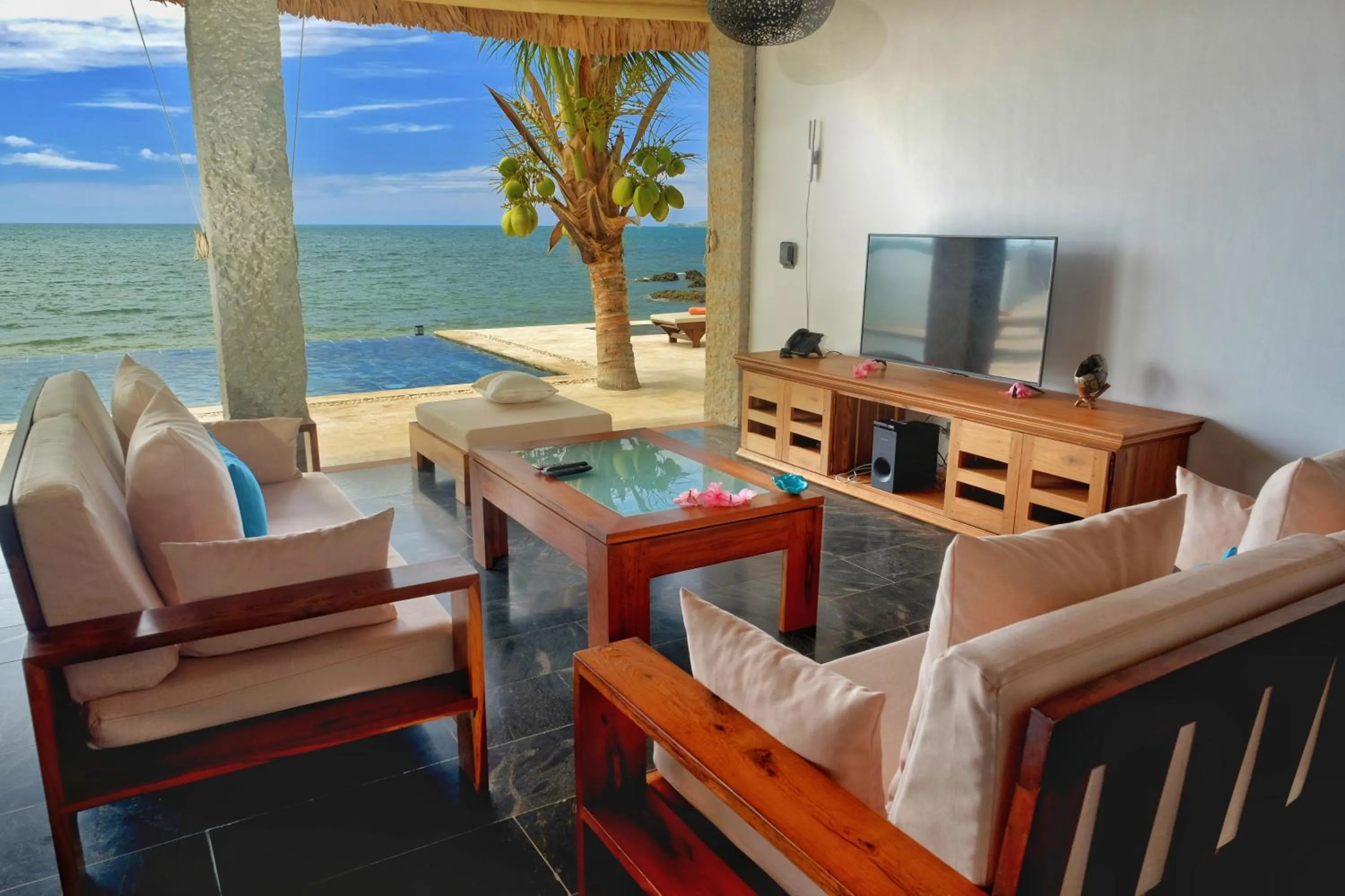 TV and multimedia in Home The Residence