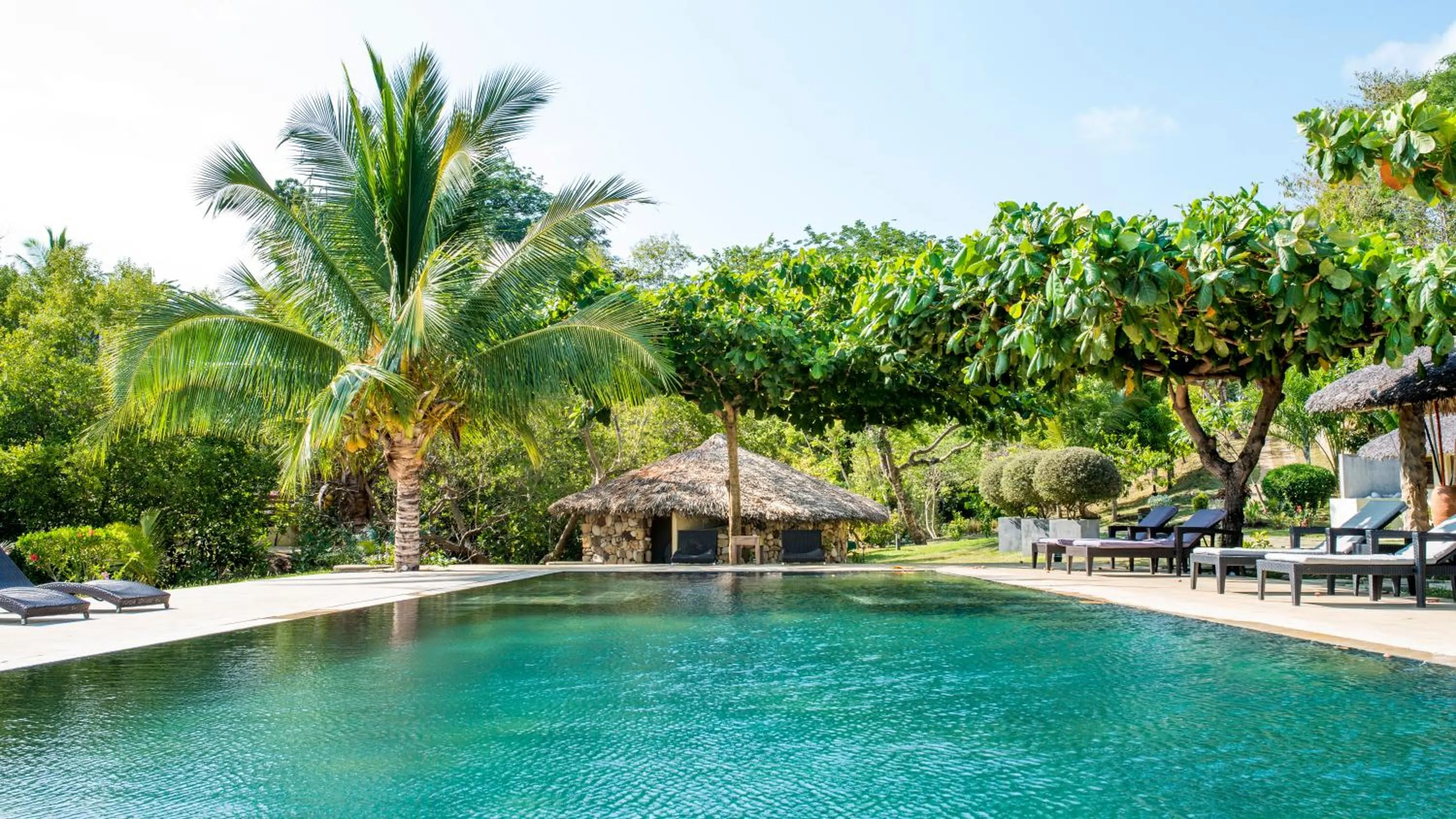 Restaurant/places to eat in Home The Residence