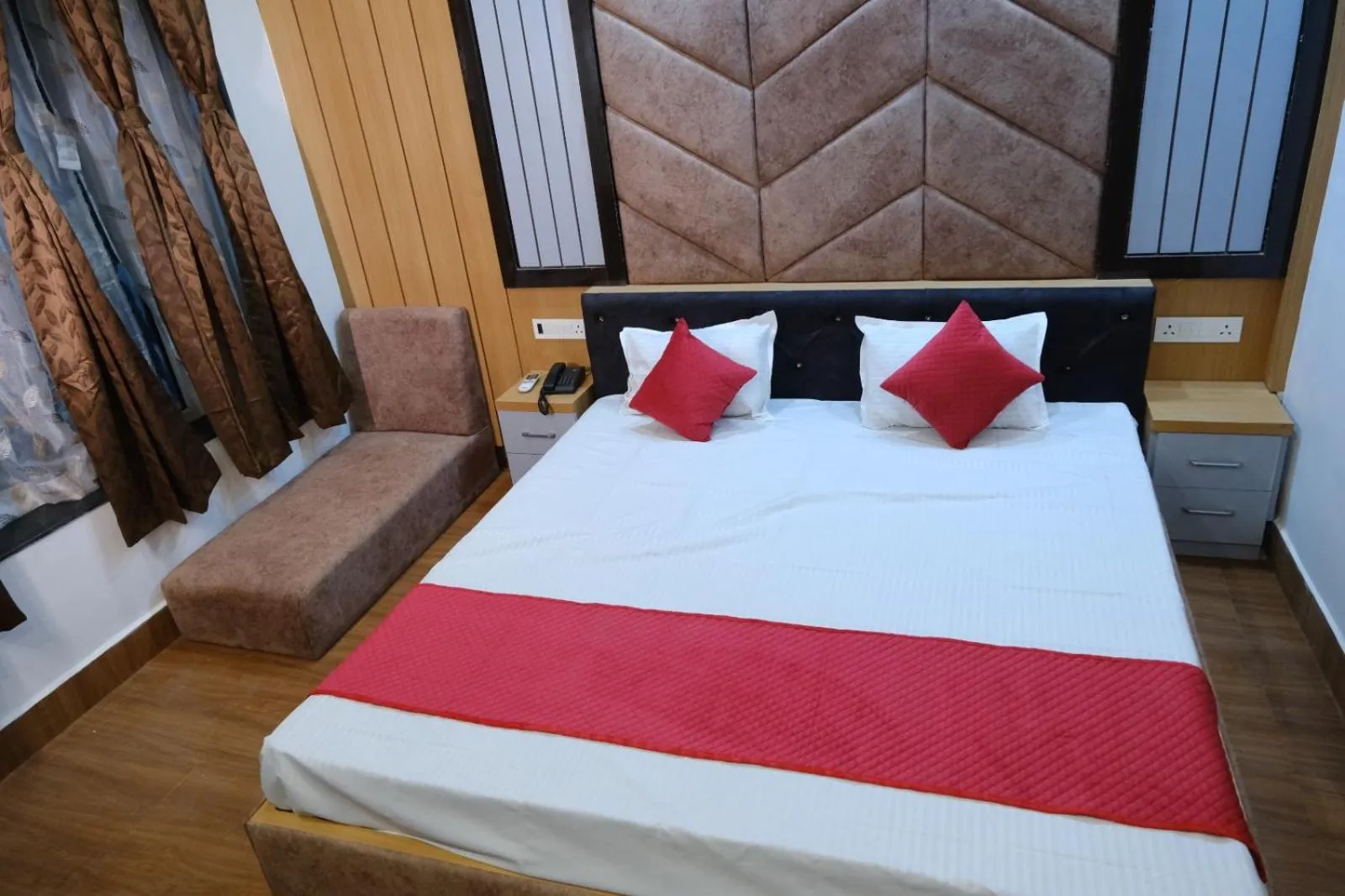 Bed in Hotel Golden Continental