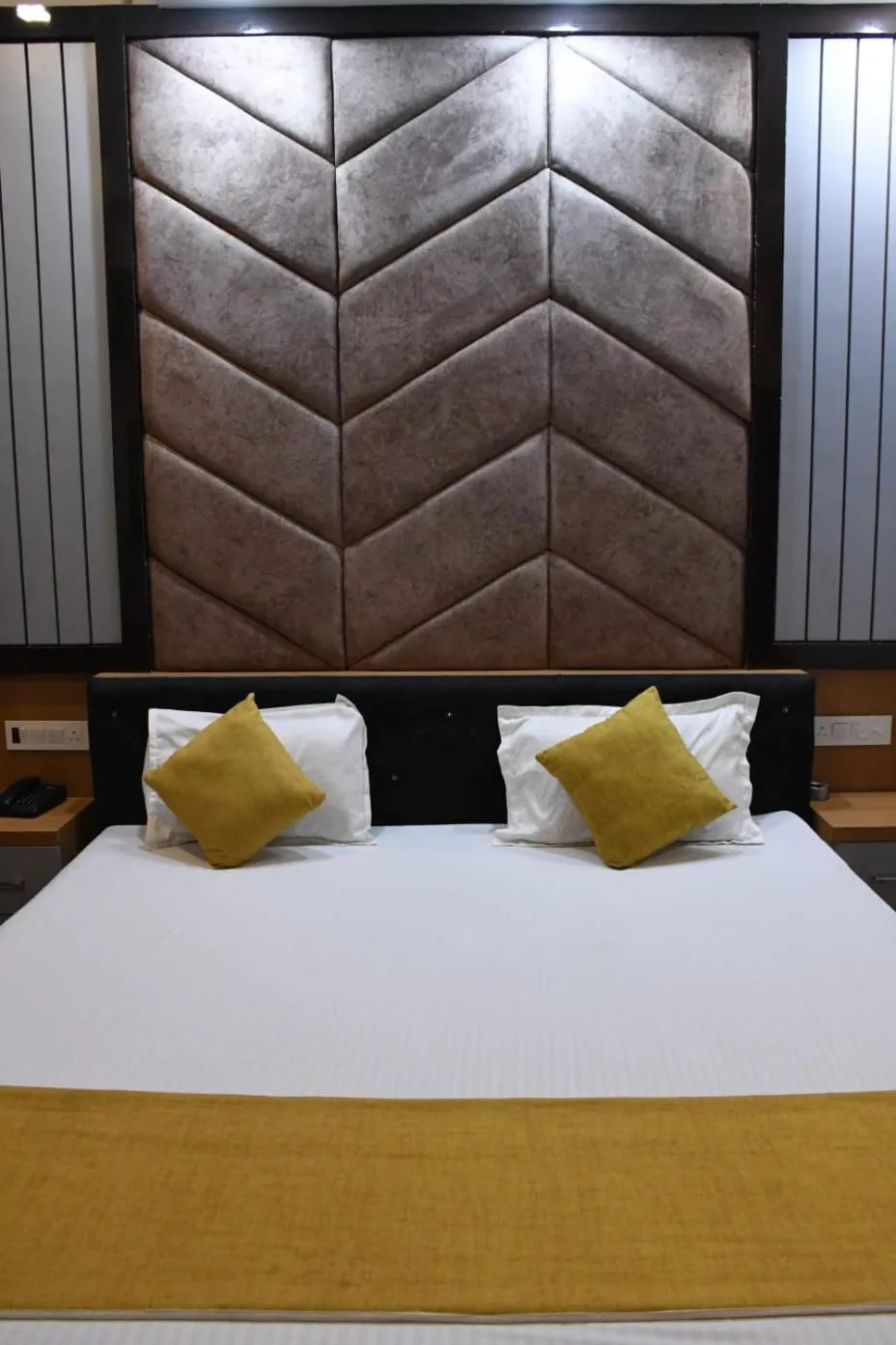 Bed in Hotel Golden Continental