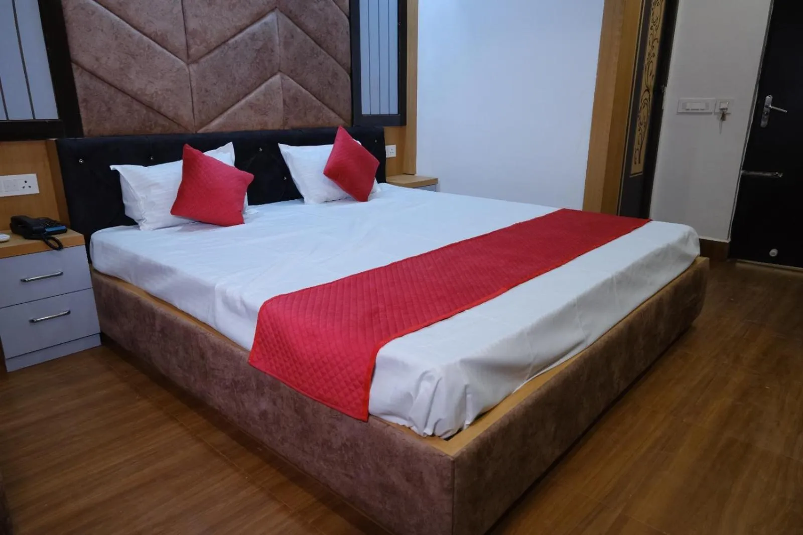 Bed in Hotel Golden Continental