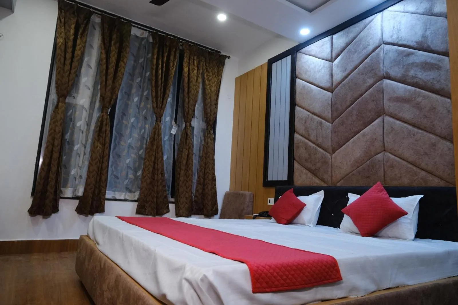 Bed in Hotel Golden Continental