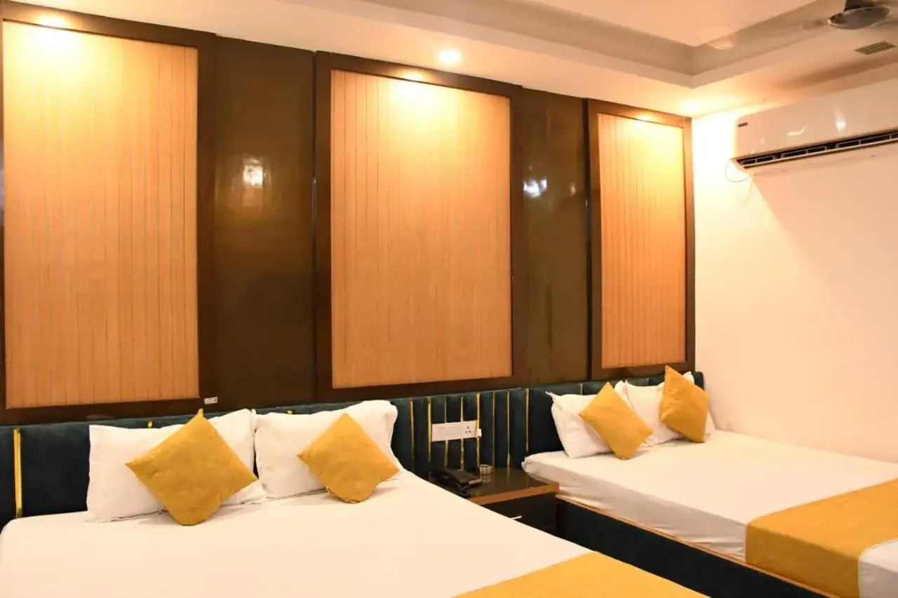 Bed in Hotel Golden Continental Bed in Hotel Golden Continental