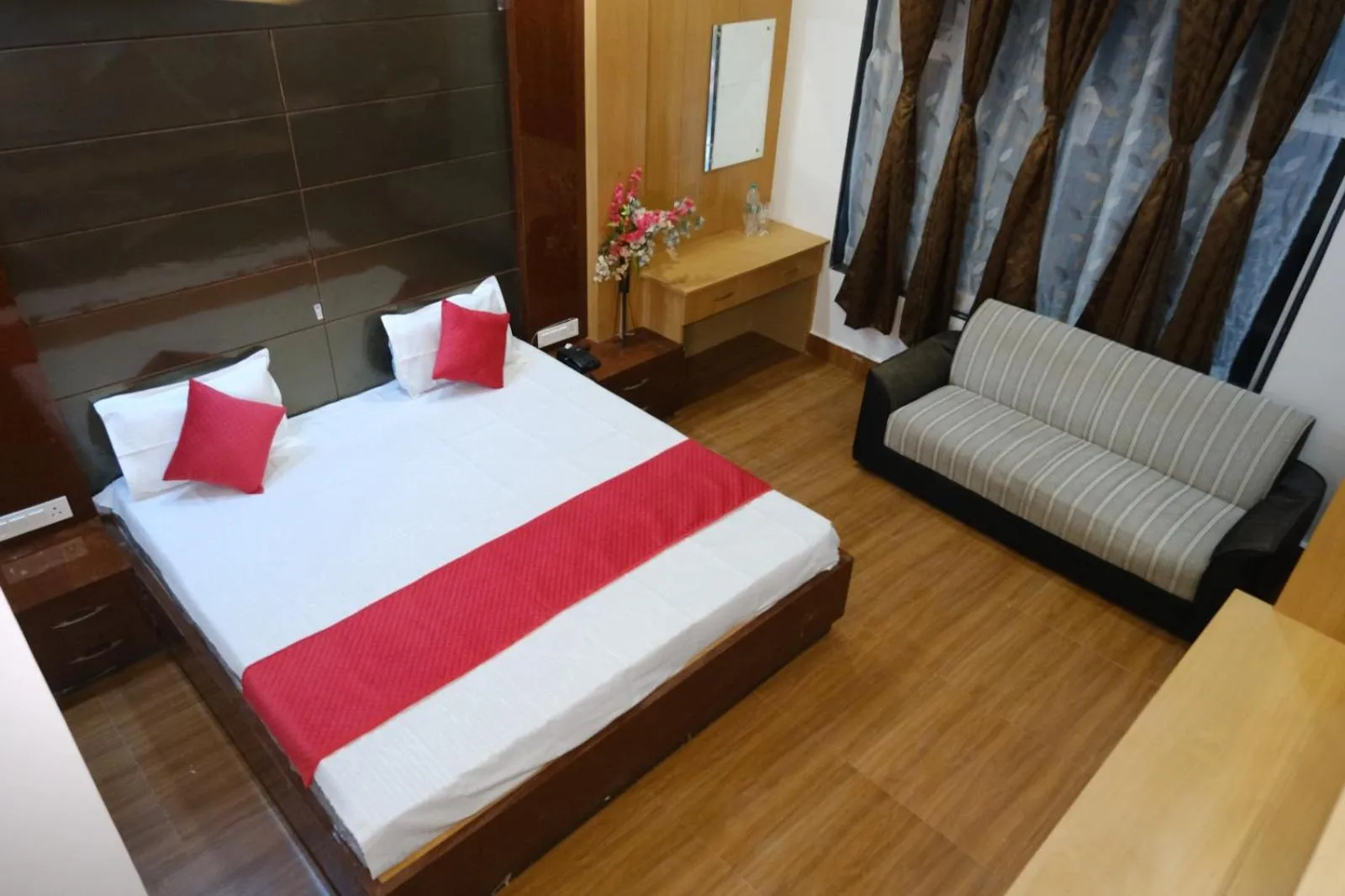 Bed in Hotel Golden Continental