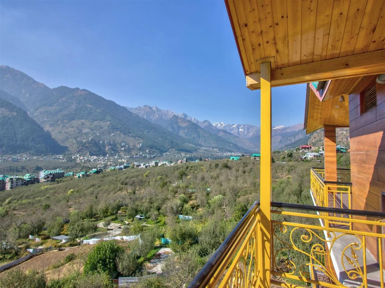 Mountain view in Golden Peak Manali