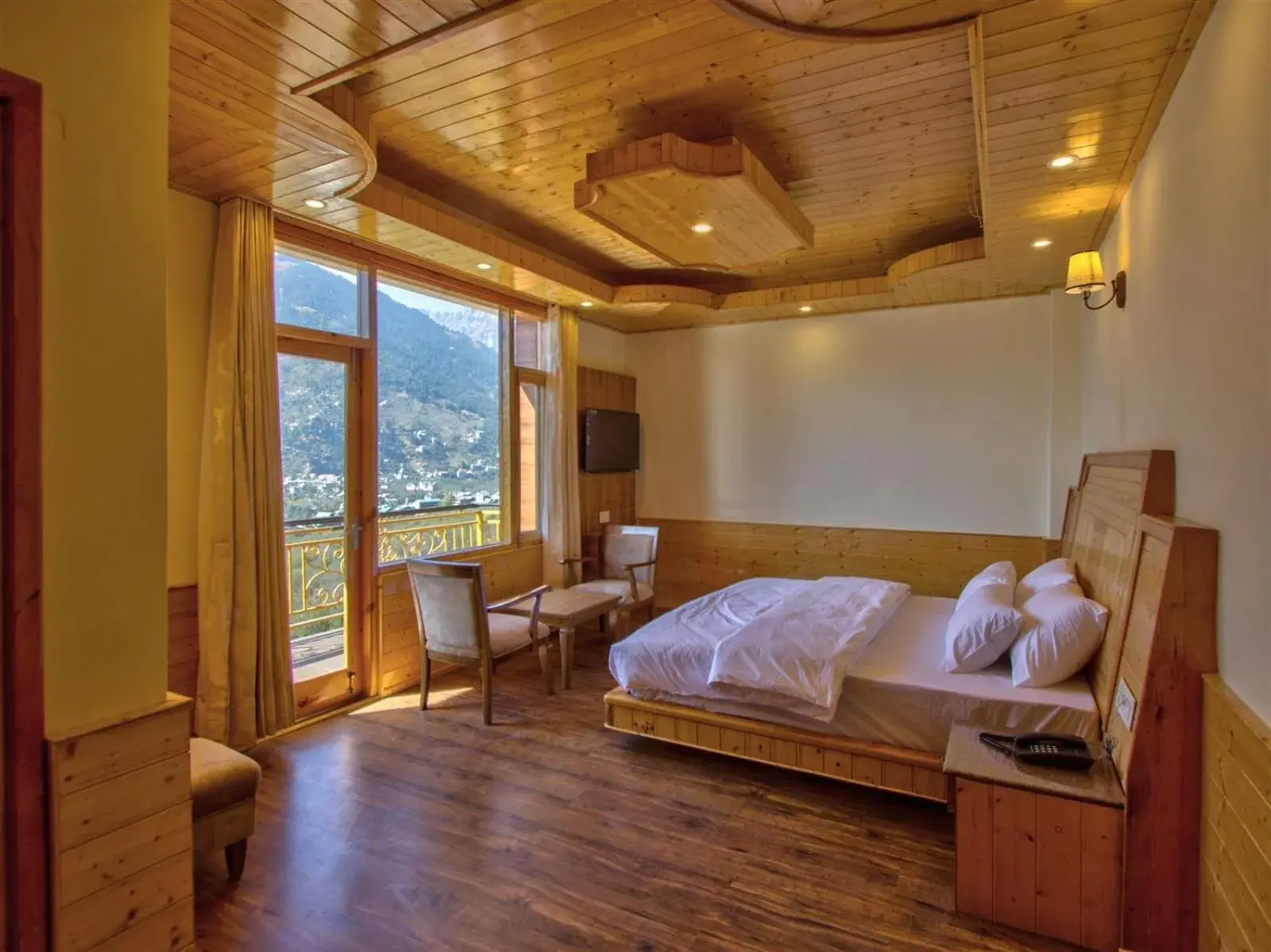 Superior Double or Twin Room with Mountain View in Golden Peak Manali Superior Double or Twin Room with Mountain View in Golden Peak Manali