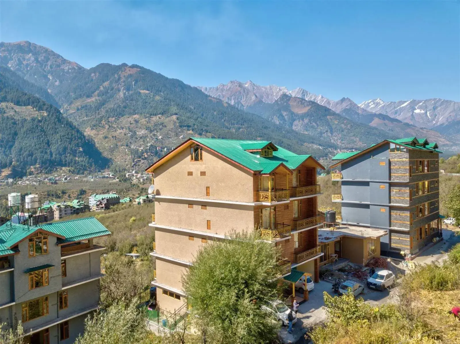 Property building in Golden Peak Manali Property building in Golden Peak Manali