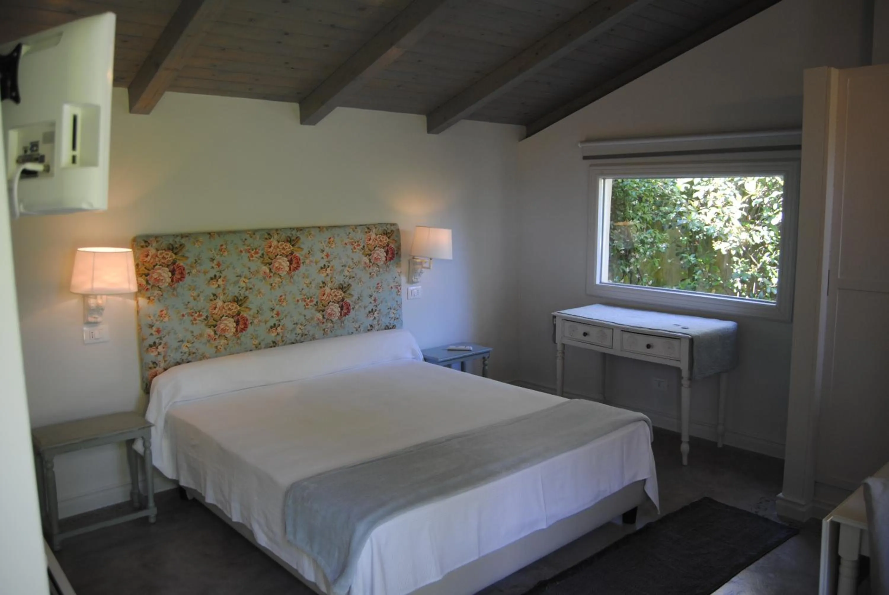 Property building, Bed in Villa Hermes