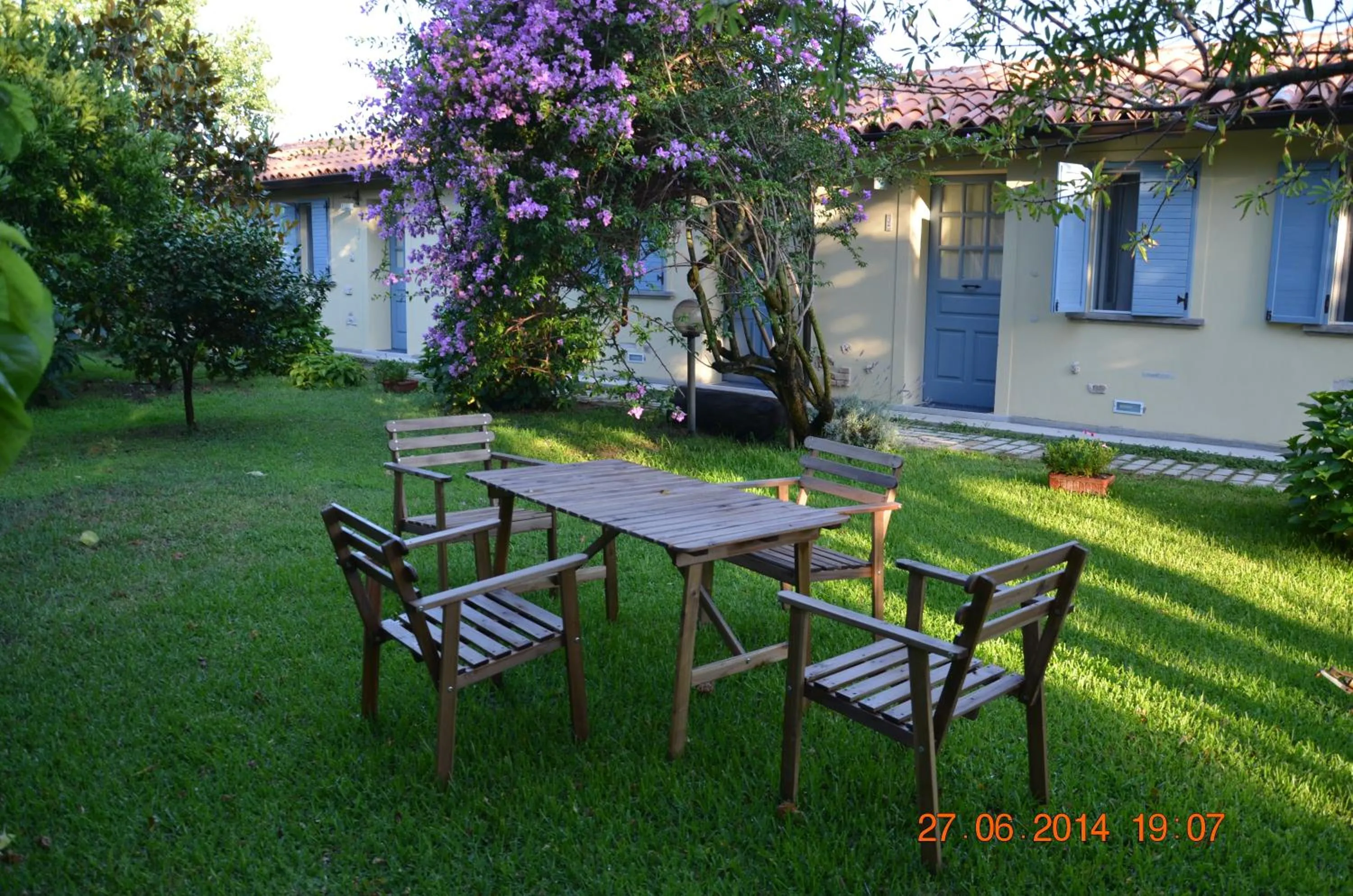 Spring in Villa Hermes