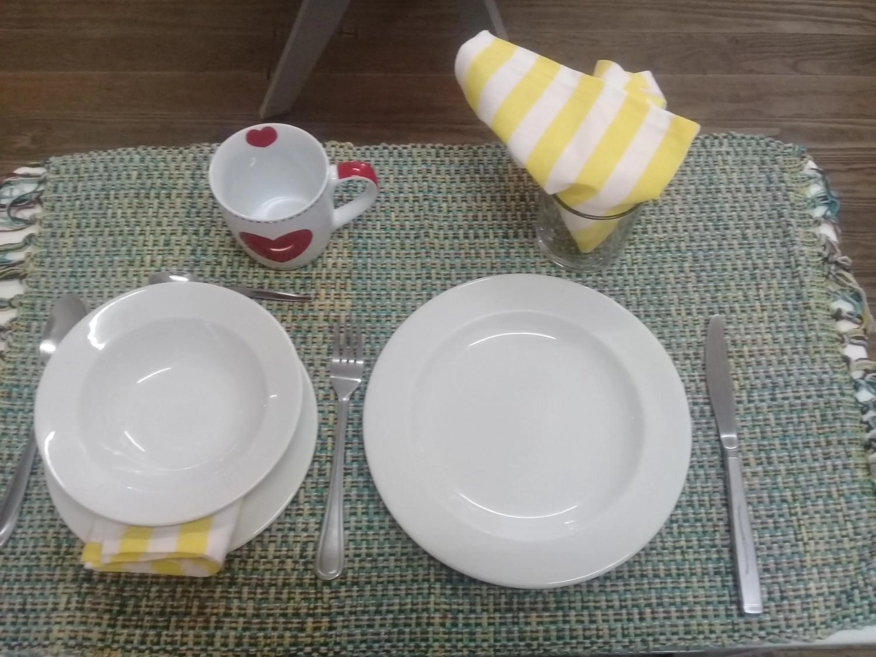 Communal kitchen in Lighthouse Farm Backpackers Lodge