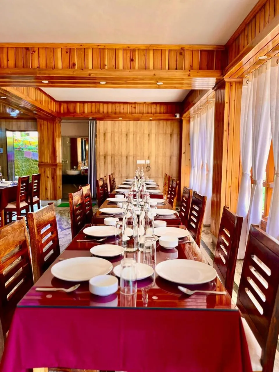 Restaurant/places to eat in Hotel Swagat
