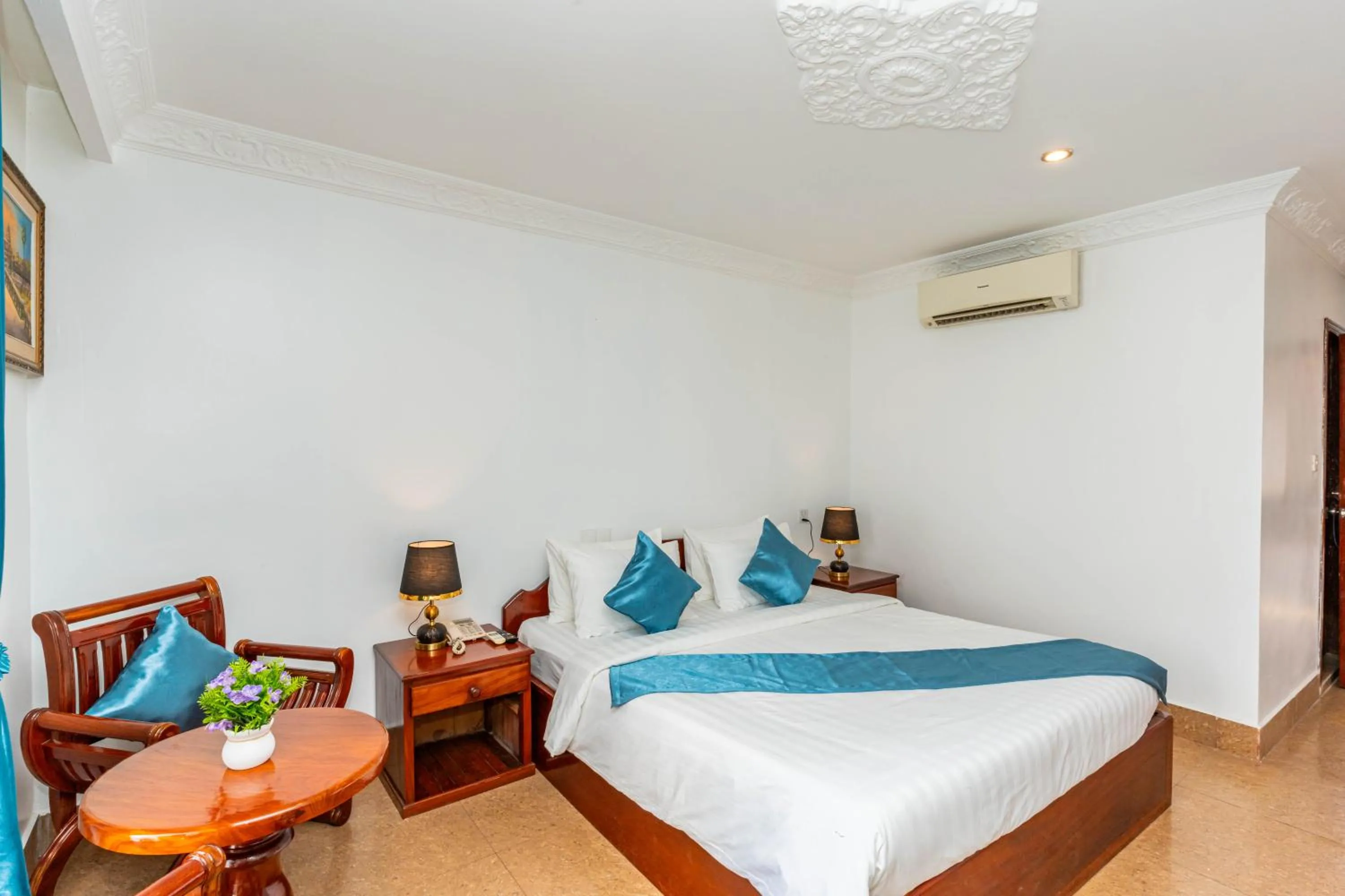 Balcony/Terrace, Bed in Rithy Rin Angkor Hotel