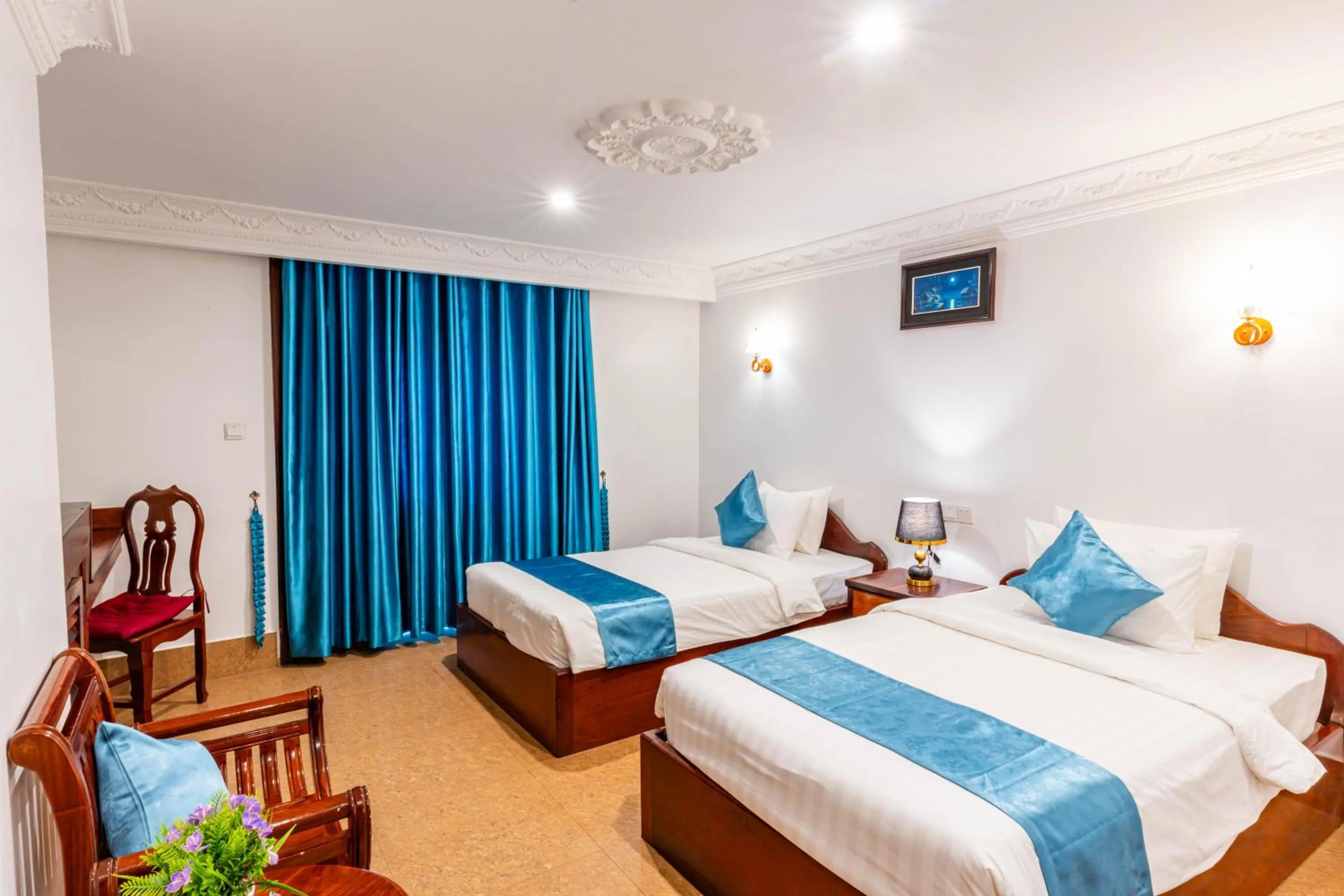 Pool view, Bed in Rithy Rin Angkor Hotel