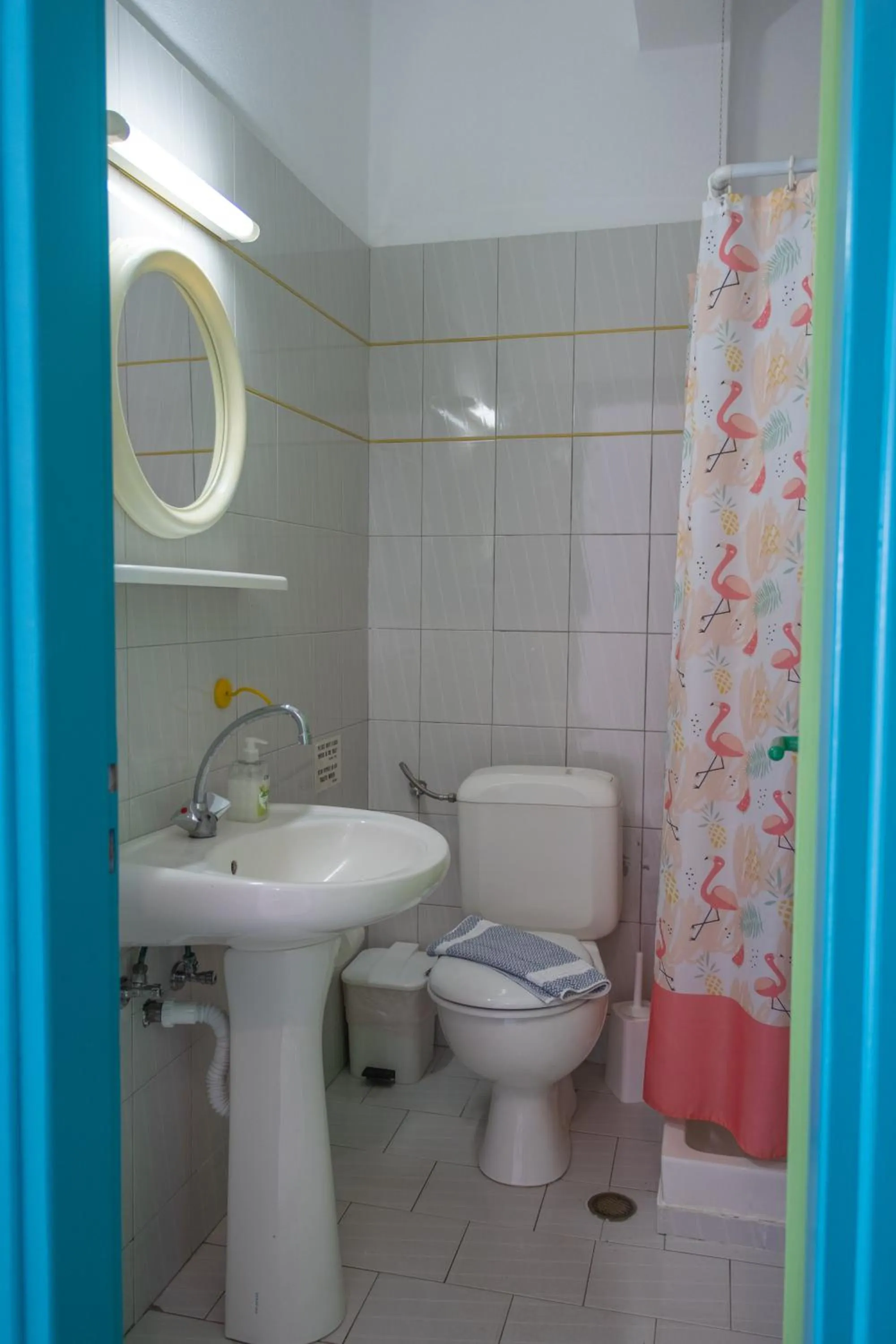 Shower in Enplo Apartments