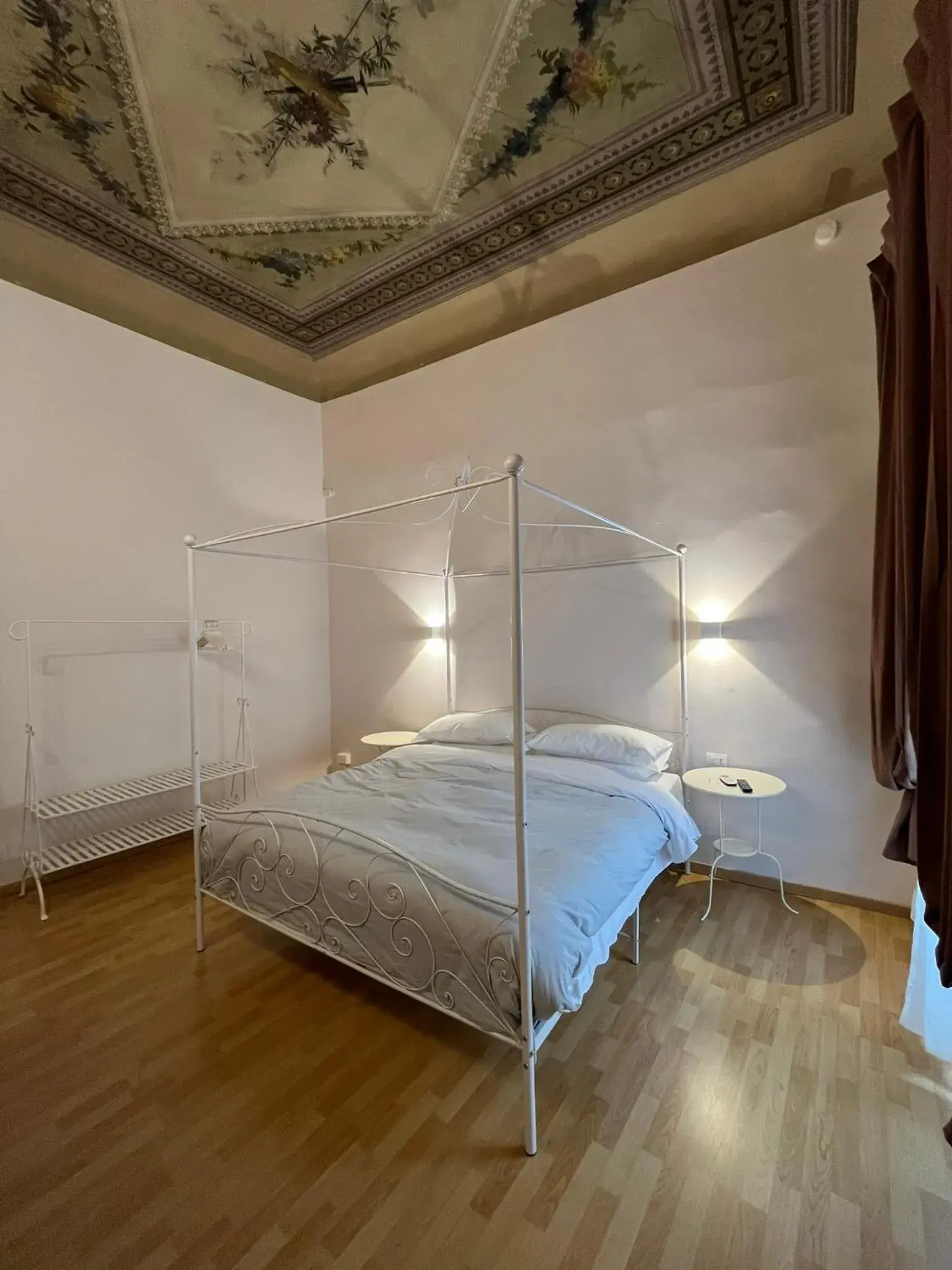 Large Double Room in B&B Dante Alighieri Large Double Room in B&B Dante Alighieri